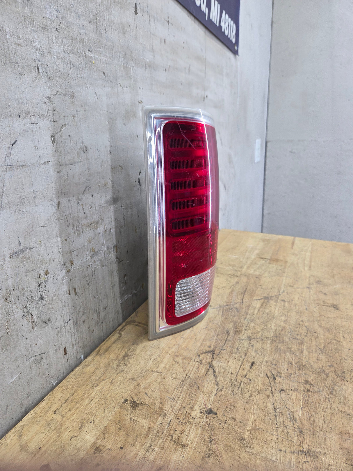 2013-2018 Dodge Ram 4th Gen 1500 2500 3500 RH Passenger Side Tail Light