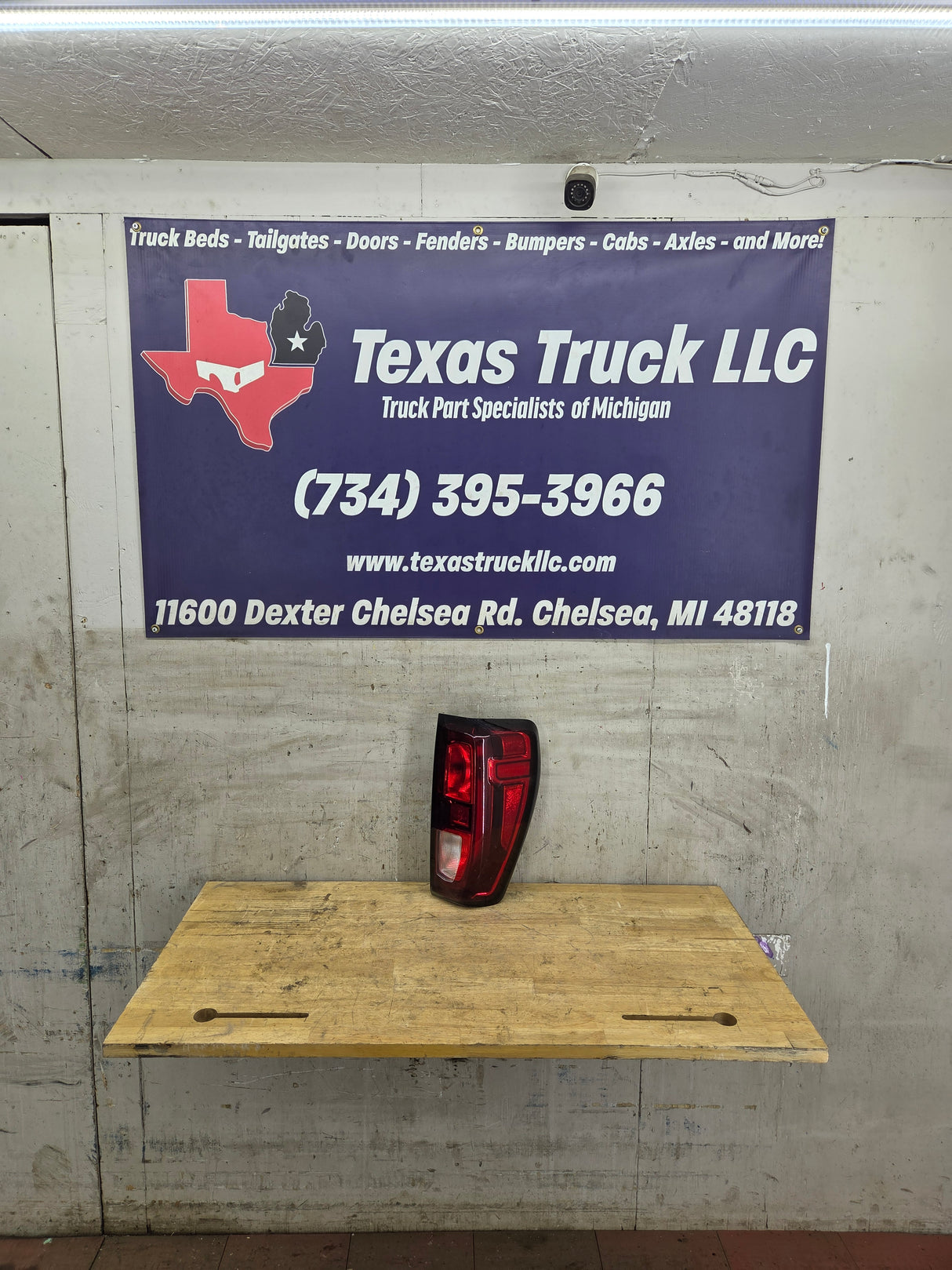 2019-2026 GMC Sierra Passenger Side Halogen Tail Light 85105349