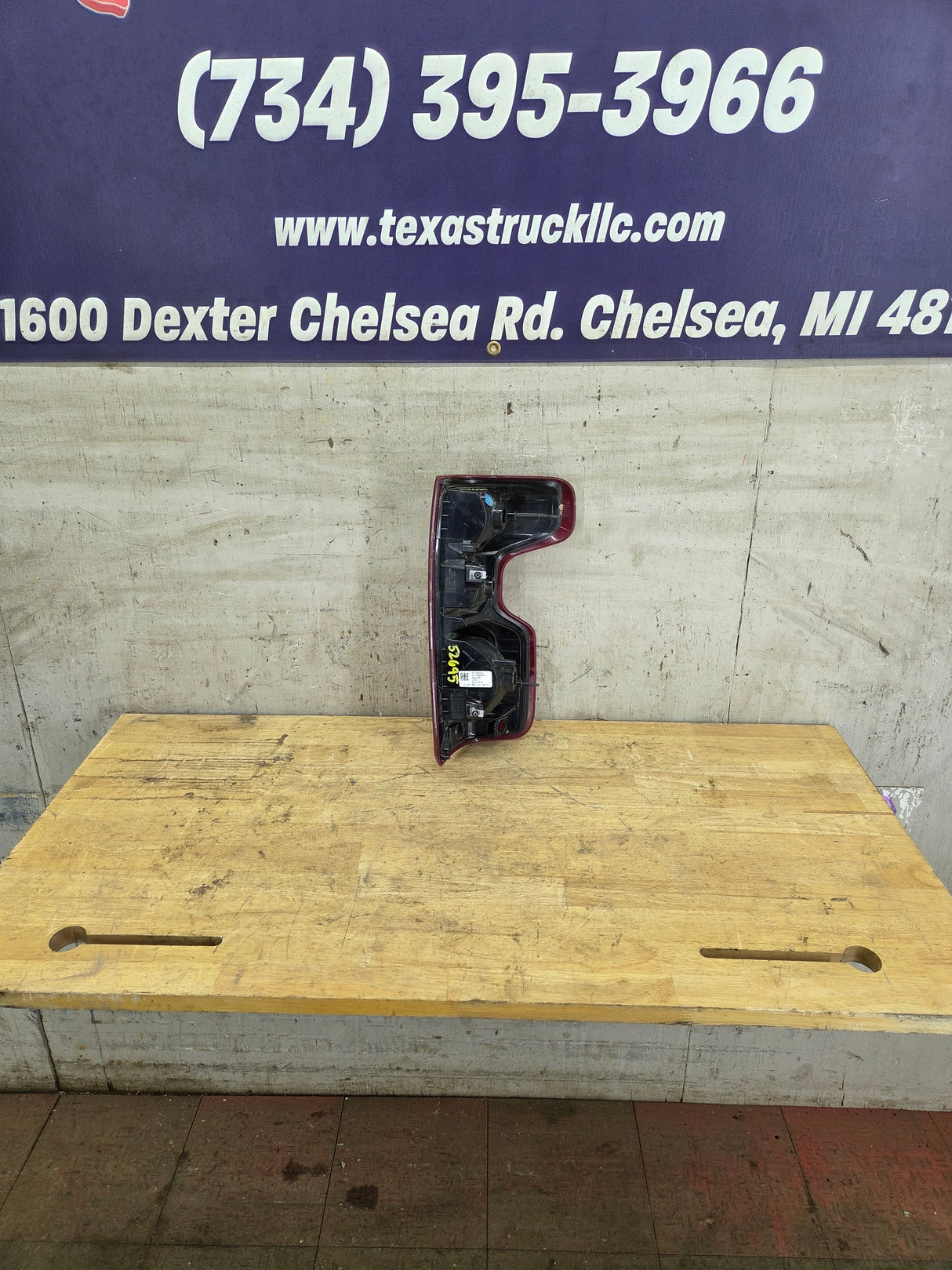 2019-2026 Chevy Silverado Driver Side Halogen Tail Light 84976462