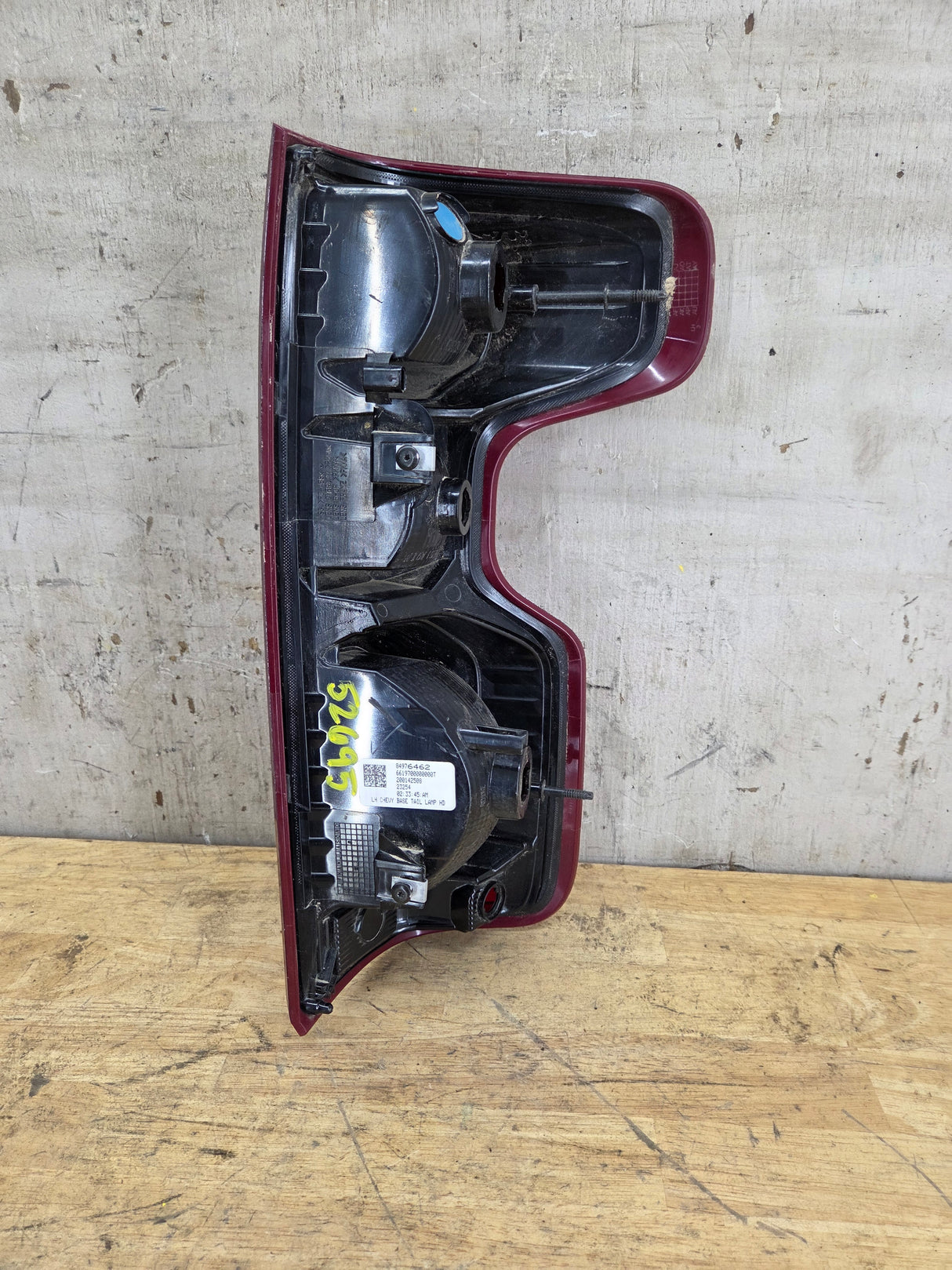 2019-2026 Chevy Silverado Driver Side Halogen Tail Light 84976462