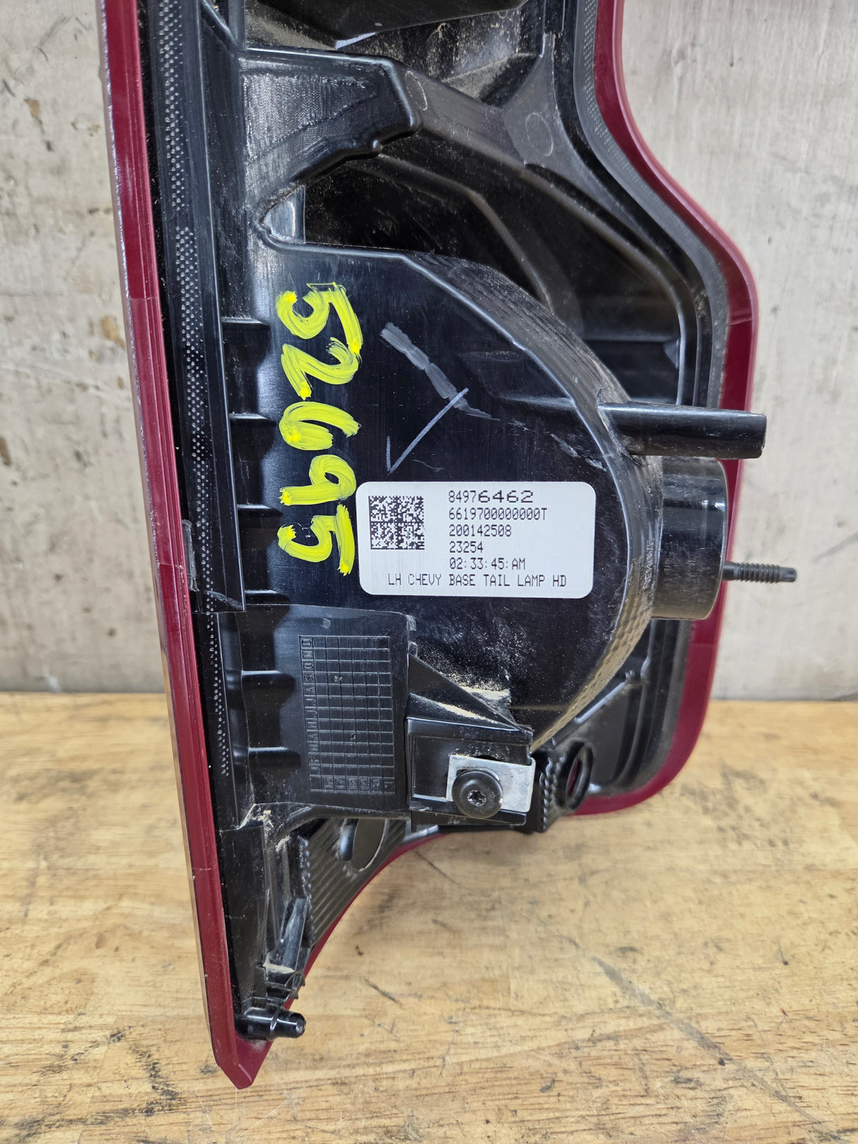 2019-2026 Chevy Silverado Driver Side Halogen Tail Light 84976462