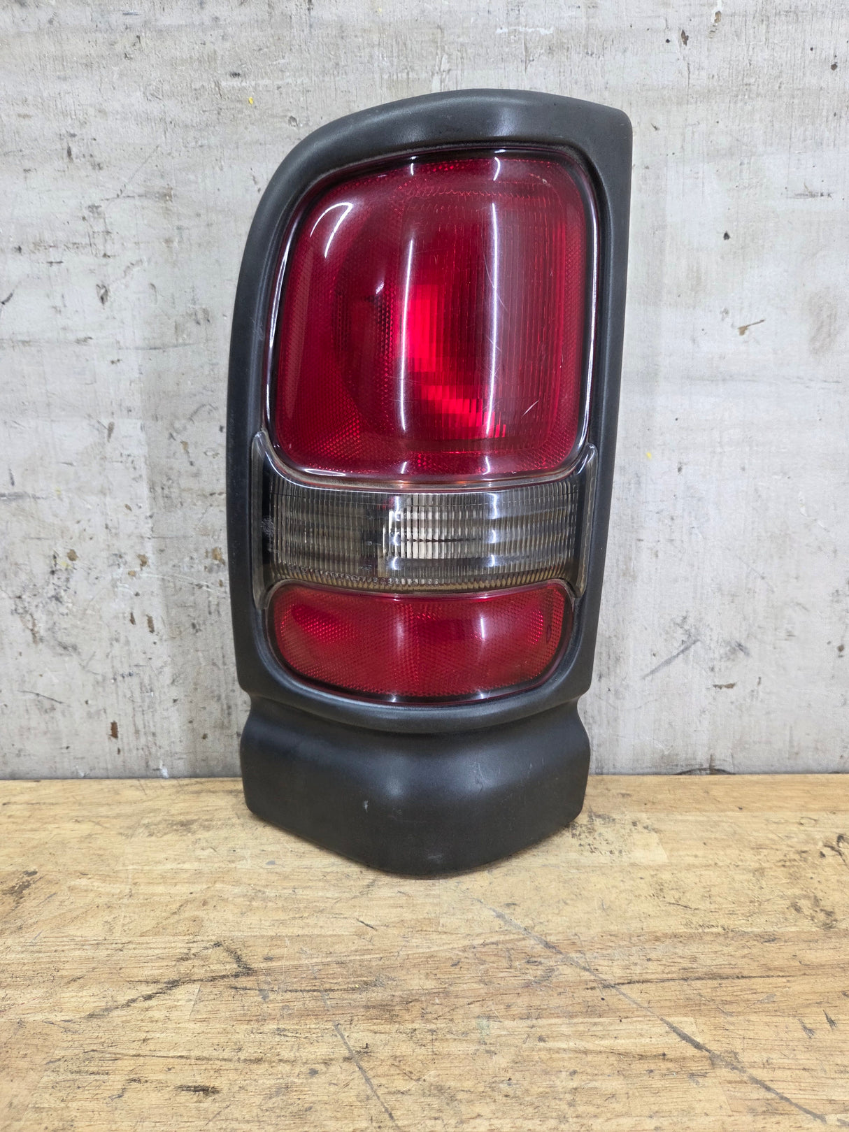 1994-2002 Dodge Ram 2nd Gen Driver Side Tail Light 1500 2500 3500