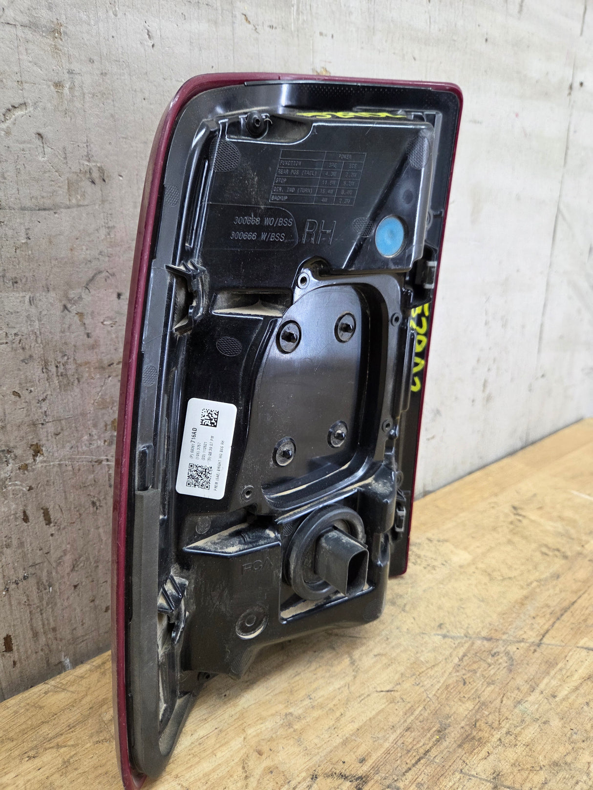 2019-2024 Dodge Ram Passenger Side LED Tail Light W/O BSS 68361716AD 2500 3500
