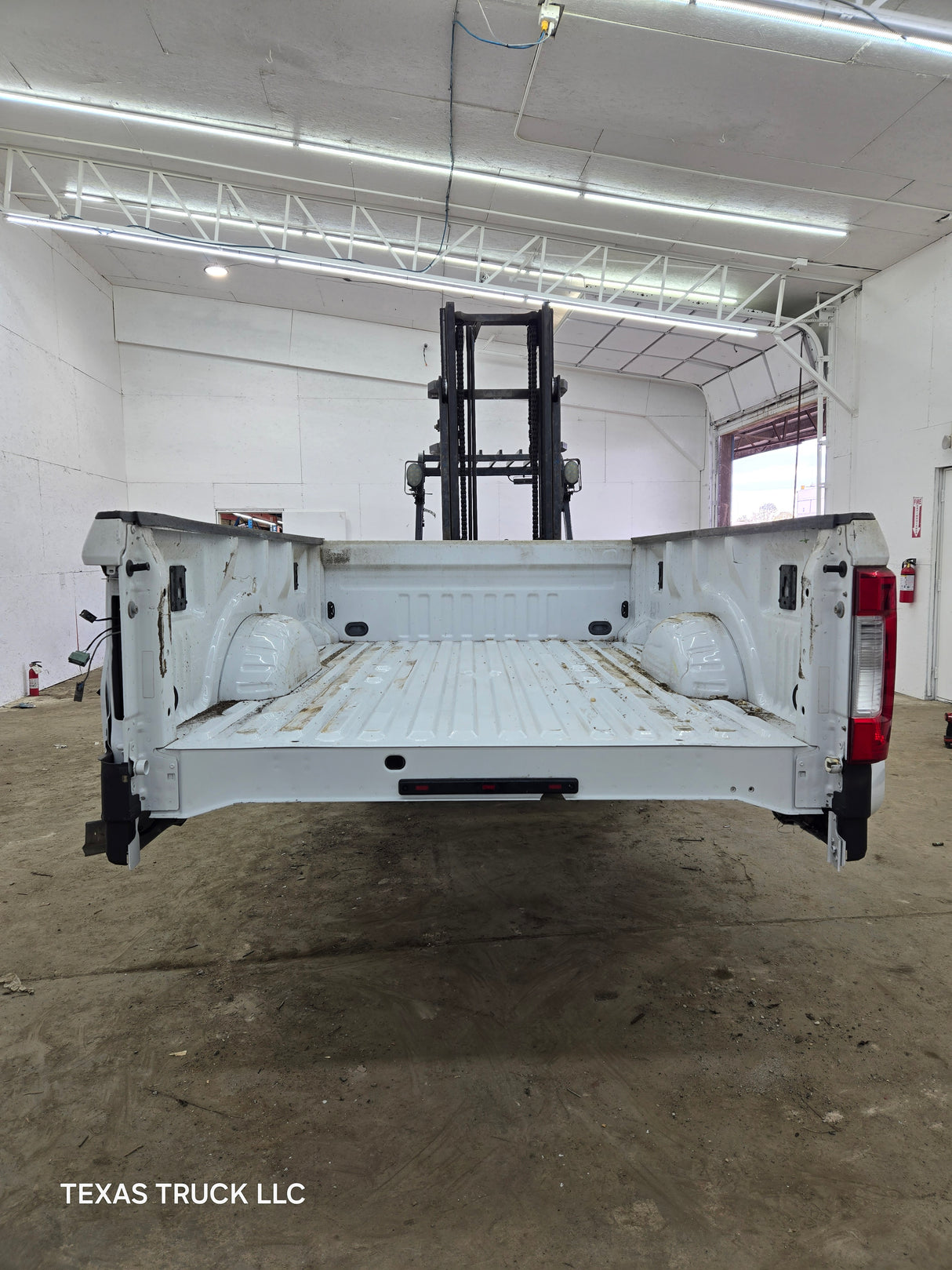 2017-2022 Ford Super Duty F350 F450 F550 8' Dually Bed - Oxford White