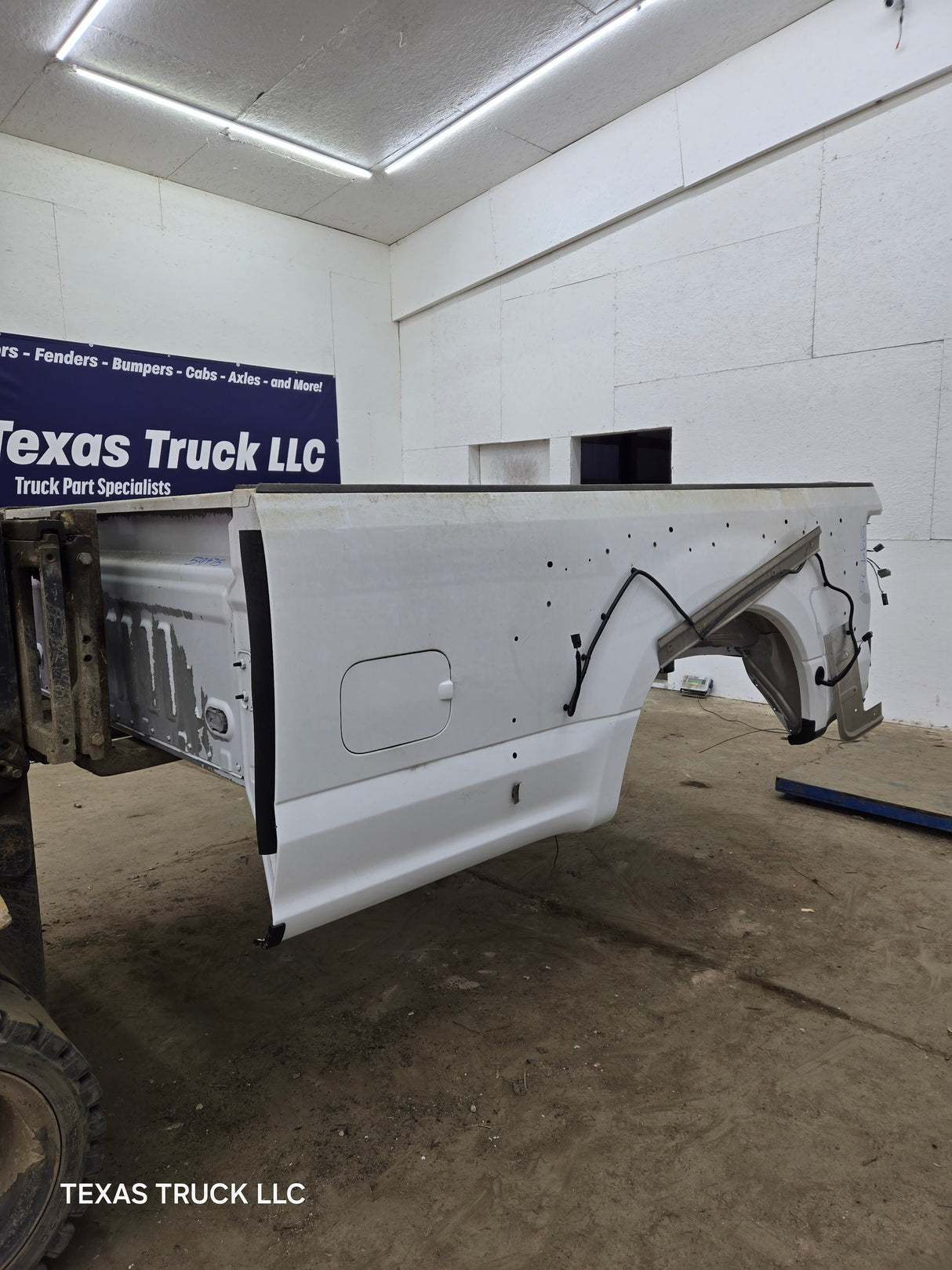 2017-2022 Ford Super Duty F350 F450 F550 8' Dually Bed - Oxford White