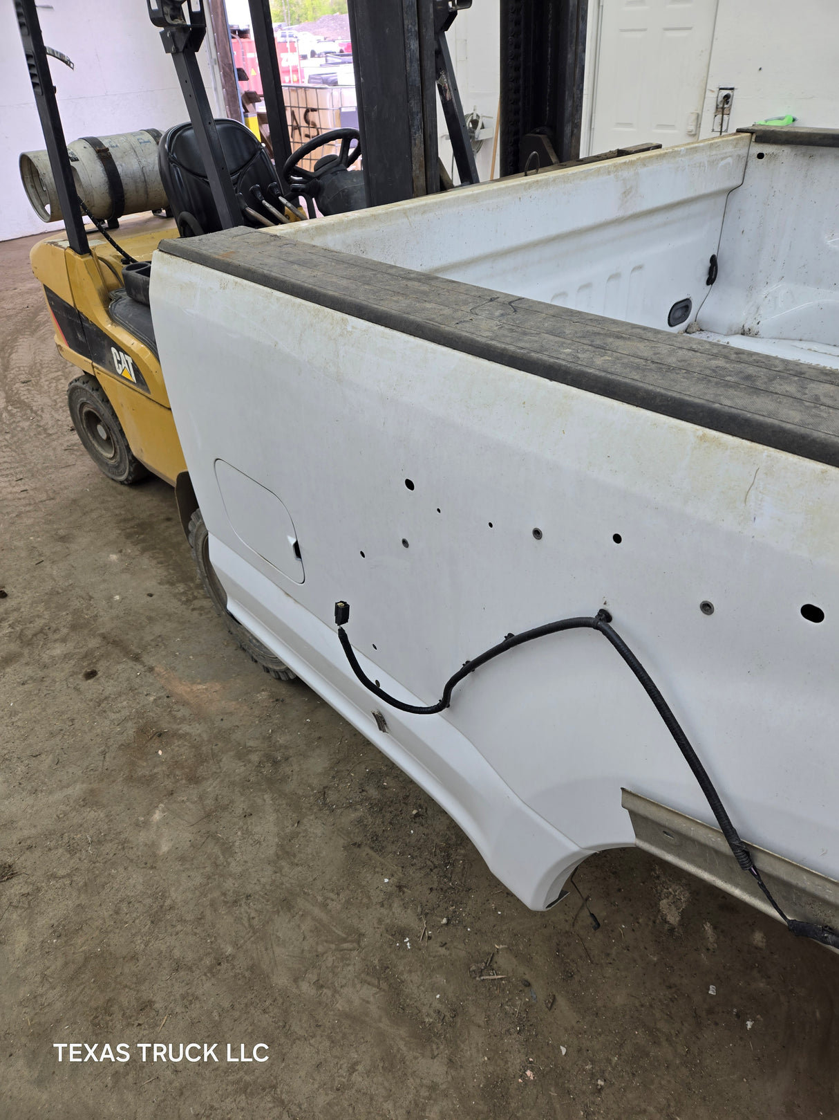 2017-2022 Ford Super Duty F350 F450 F550 8' Dually Bed - Oxford White