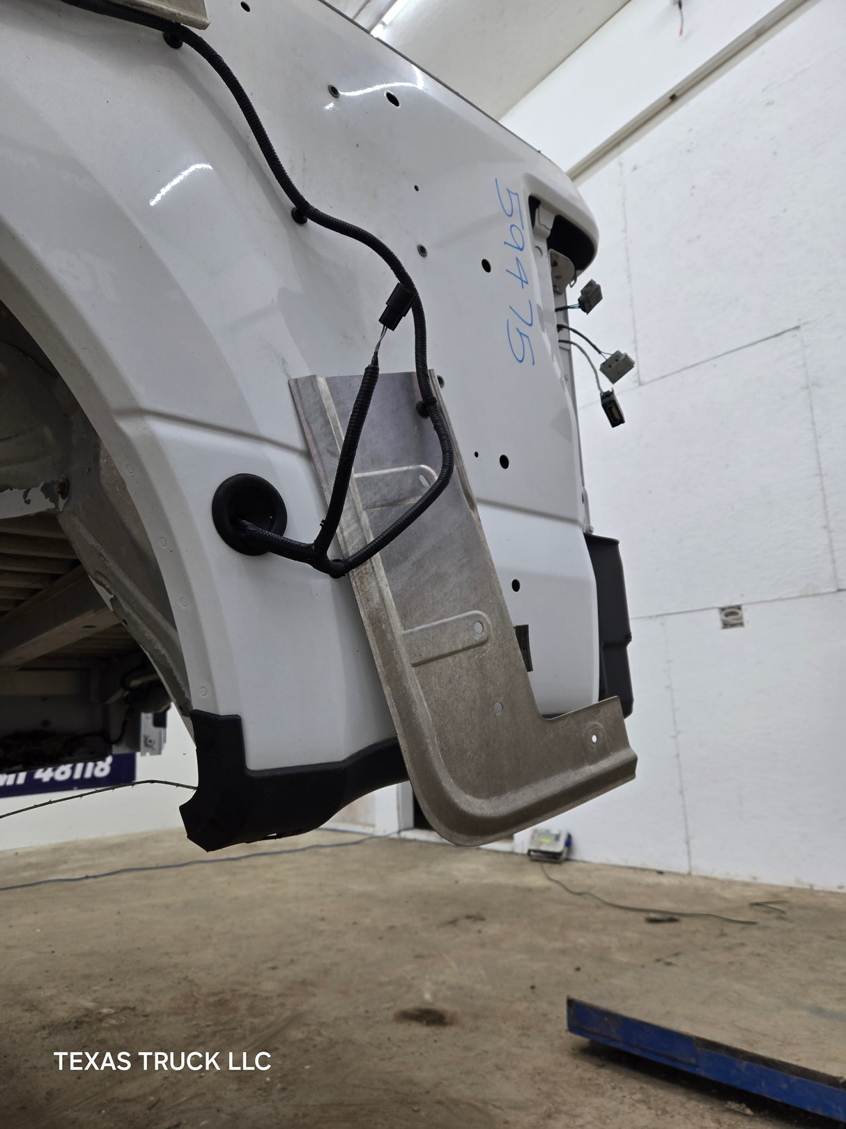 2017-2022 Ford Super Duty F350 F450 F550 8' Dually Bed - Oxford White