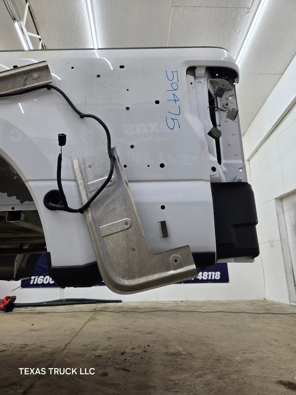 2017-2022 Ford Super Duty F350 F450 F550 8' Dually Bed - Oxford White