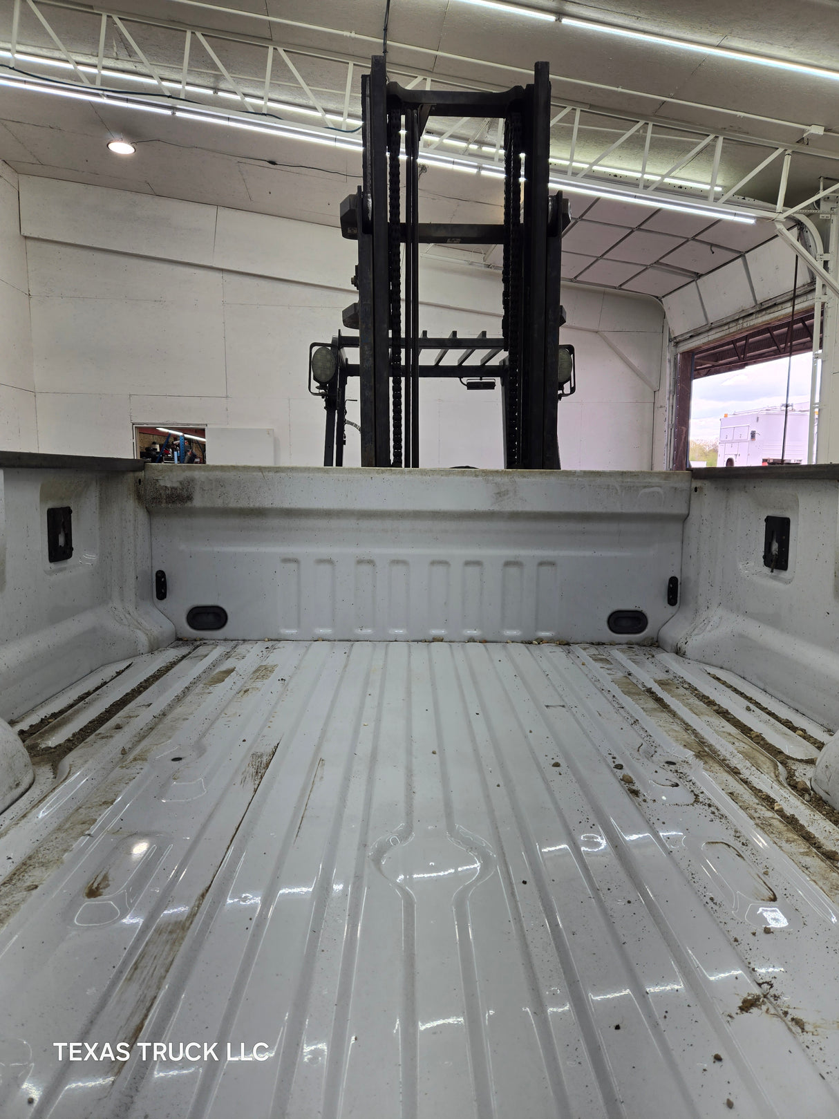 2017-2022 Ford Super Duty F350 F450 F550 8' Dually Bed - Oxford White