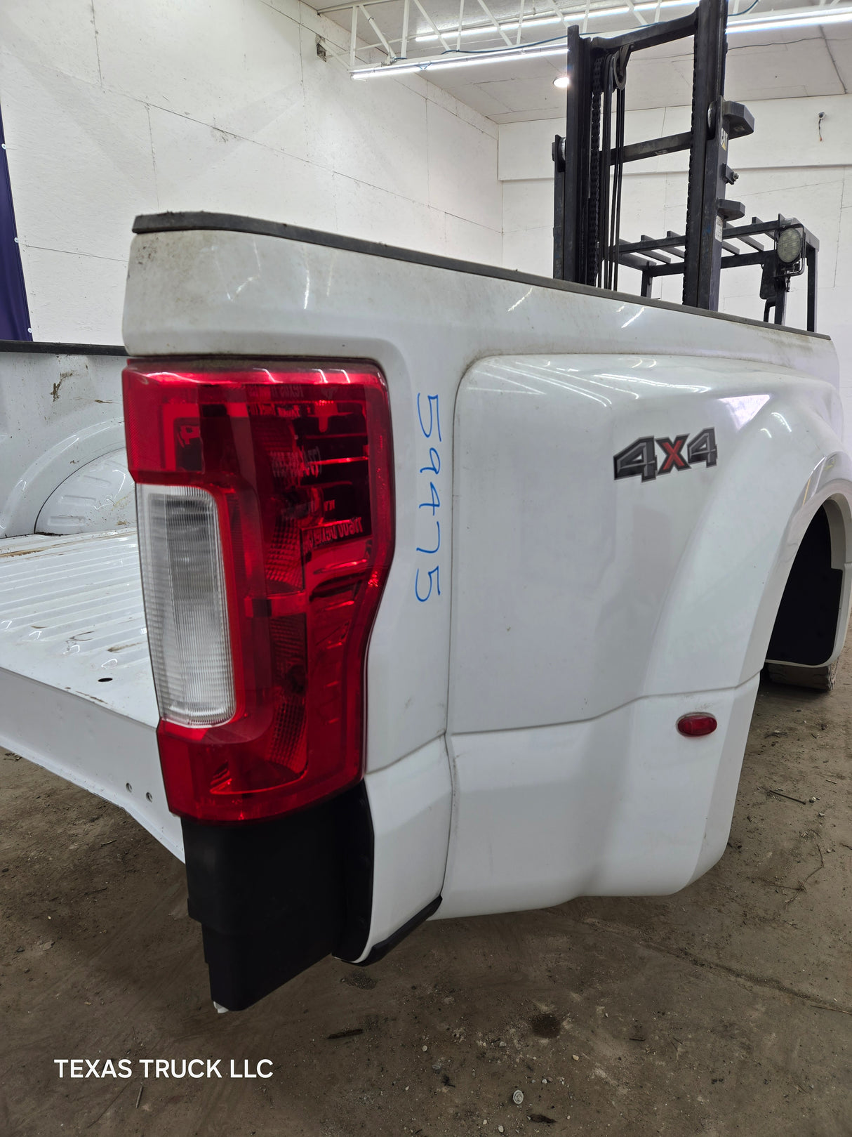 2017-2022 Ford Super Duty F350 F450 F550 8' Dually Bed - Oxford White