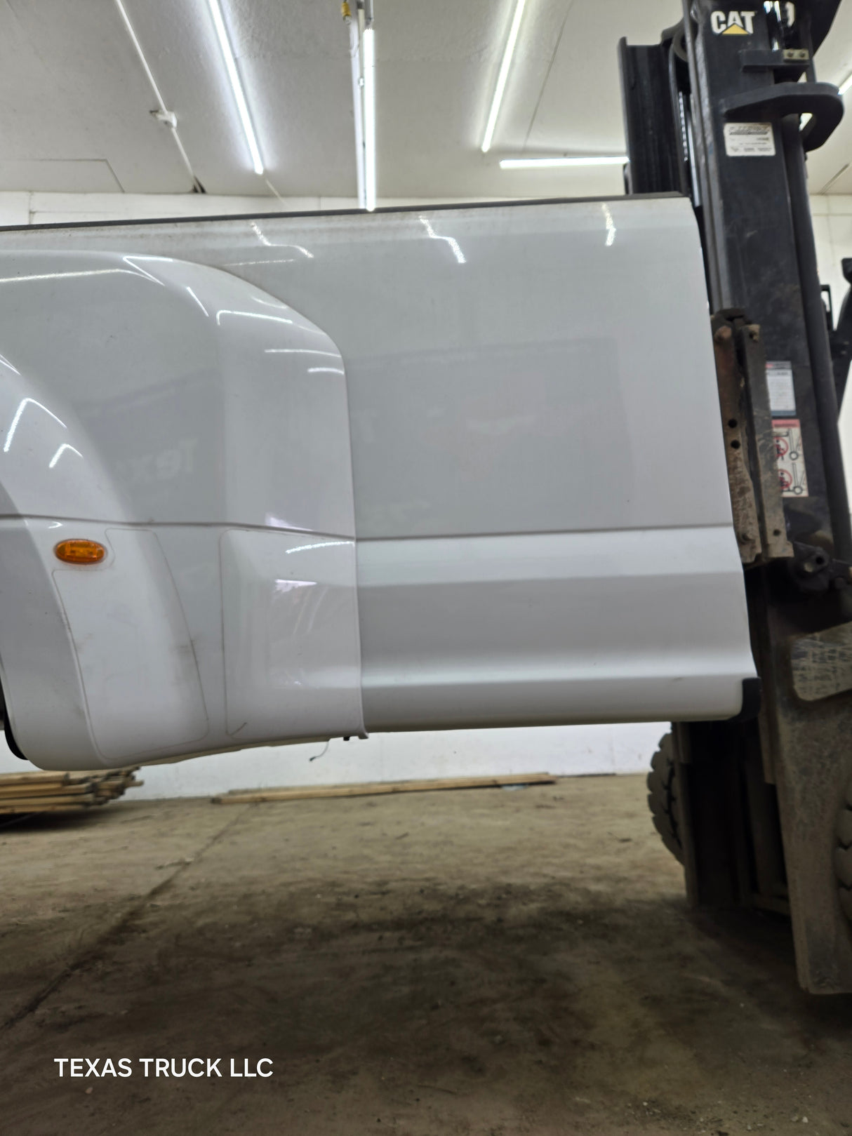 2017-2022 Ford Super Duty F350 F450 F550 8' Dually Bed - Oxford White