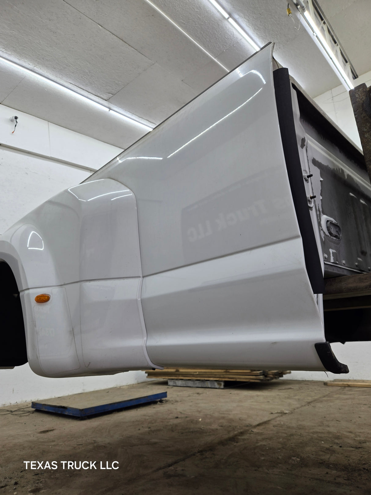 2017-2022 Ford Super Duty F350 F450 F550 8' Dually Bed - Oxford White