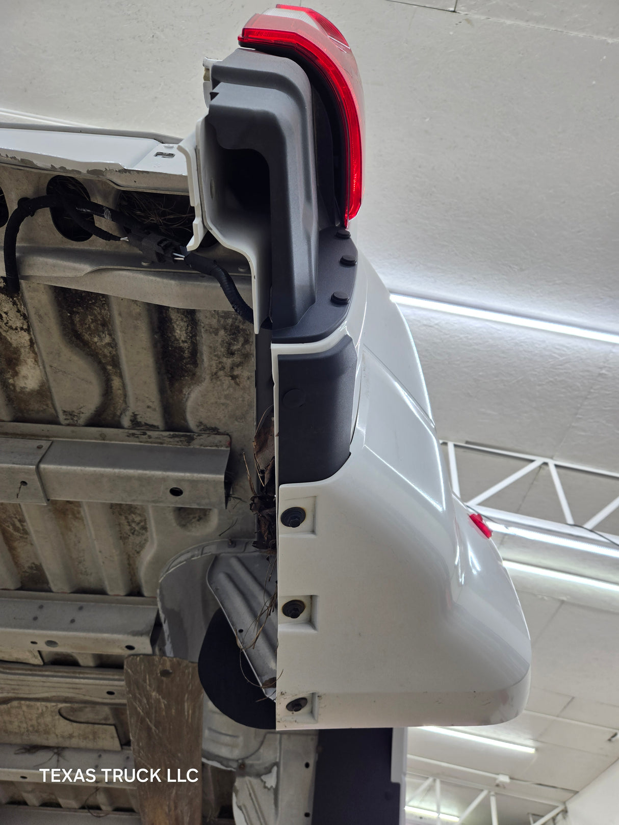2017-2022 Ford Super Duty F350 F450 F550 8' Dually Bed - Oxford White