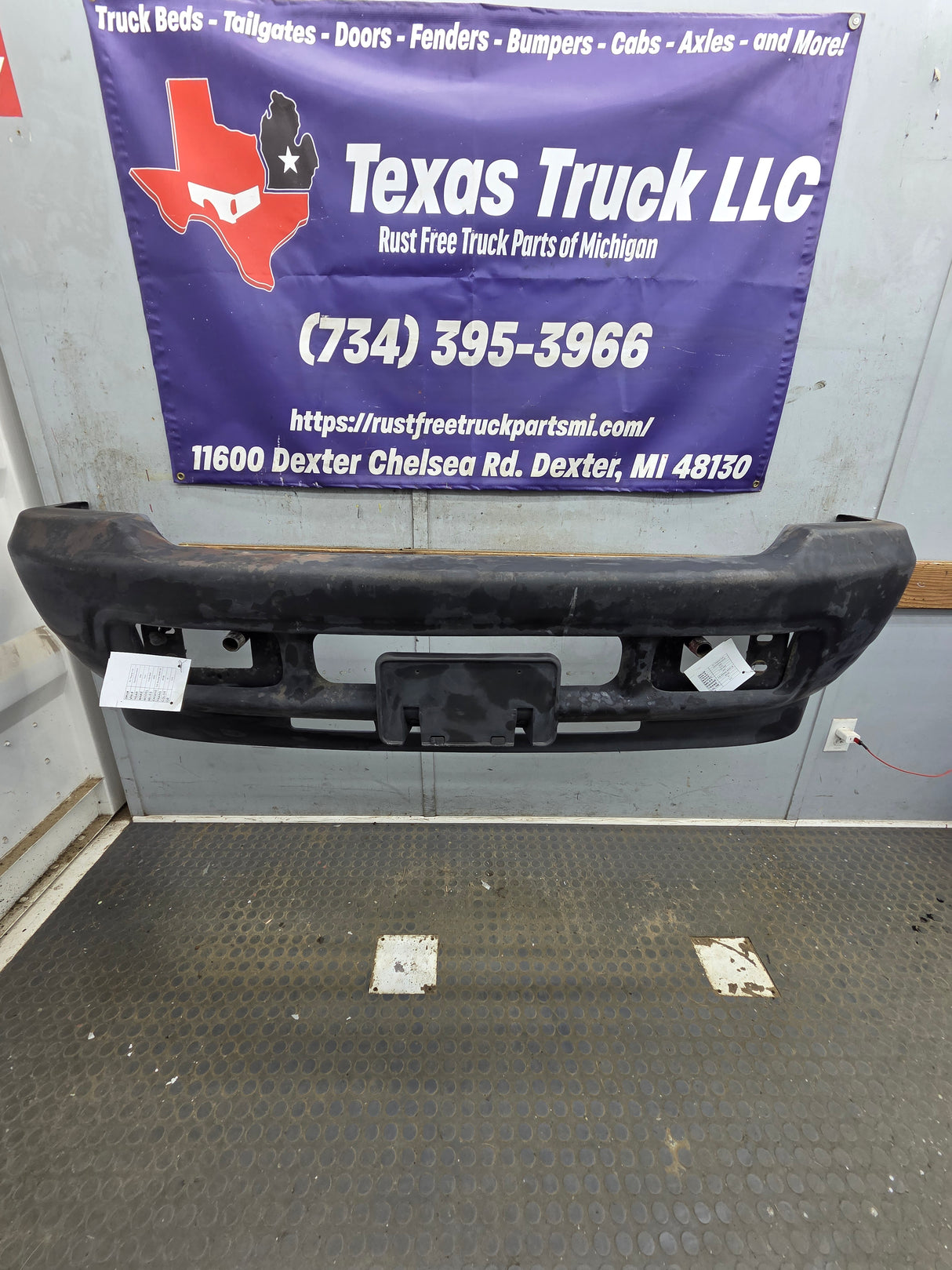 1999-2004 Ford Super Duty F250 F350 F450 F550 Excursion Front Bumper