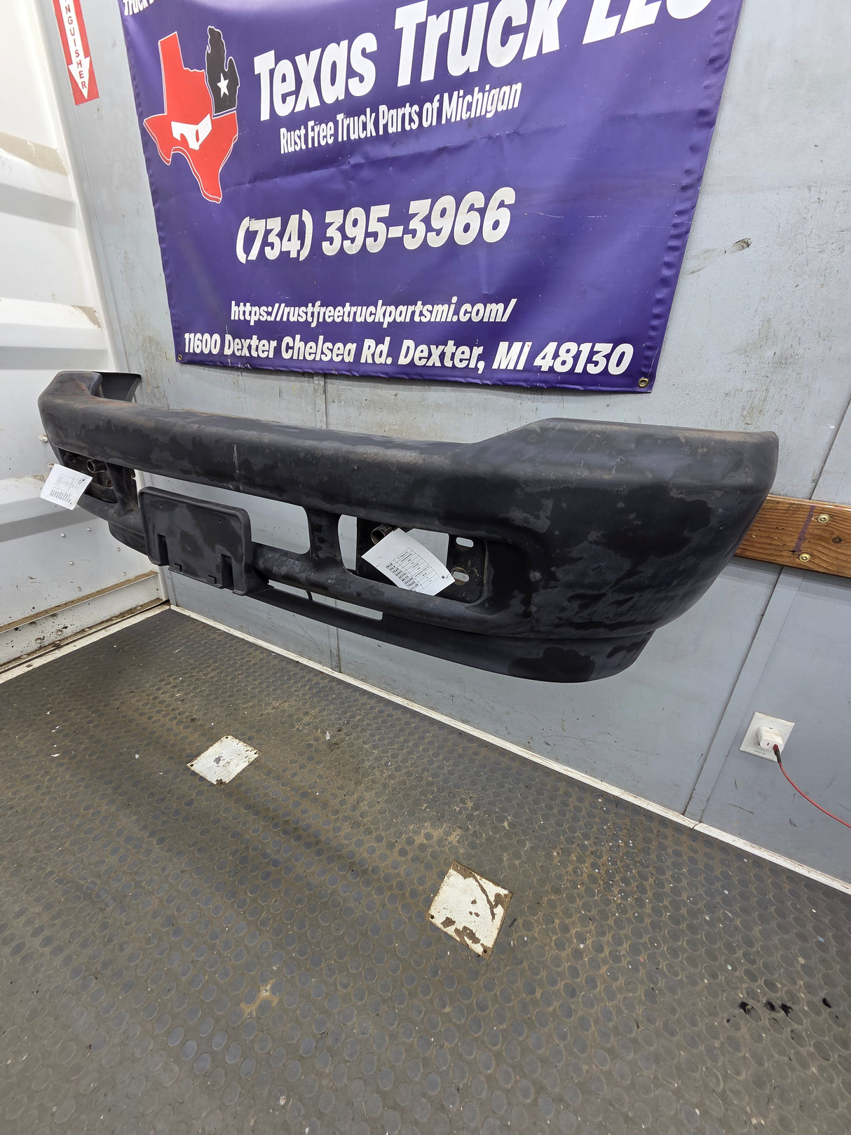 1999-2004 Ford Super Duty F250 F350 F450 F550 Excursion Front Bumper