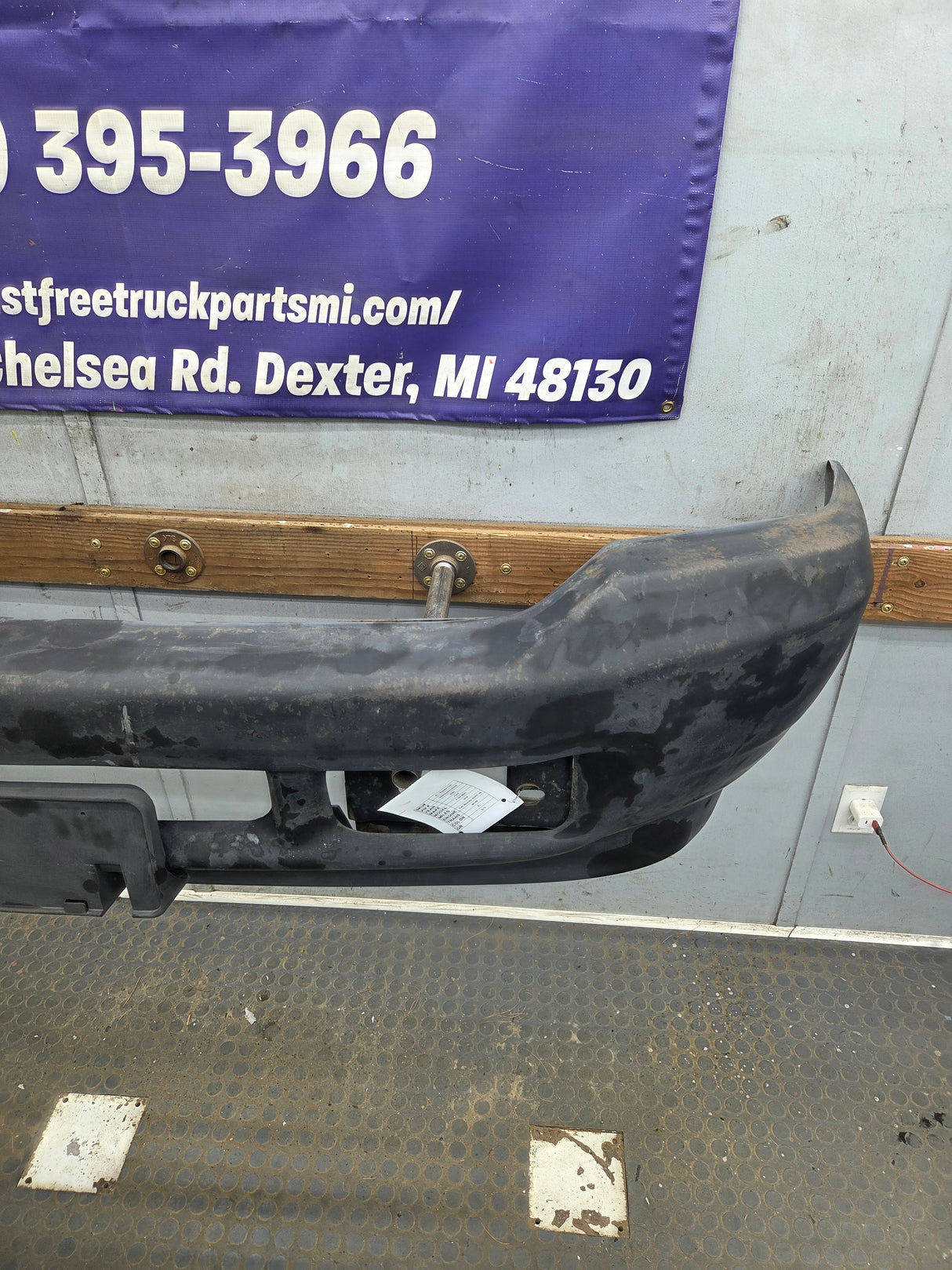 1999-2004 Ford Super Duty F250 F350 F450 F550 Excursion Front Bumper