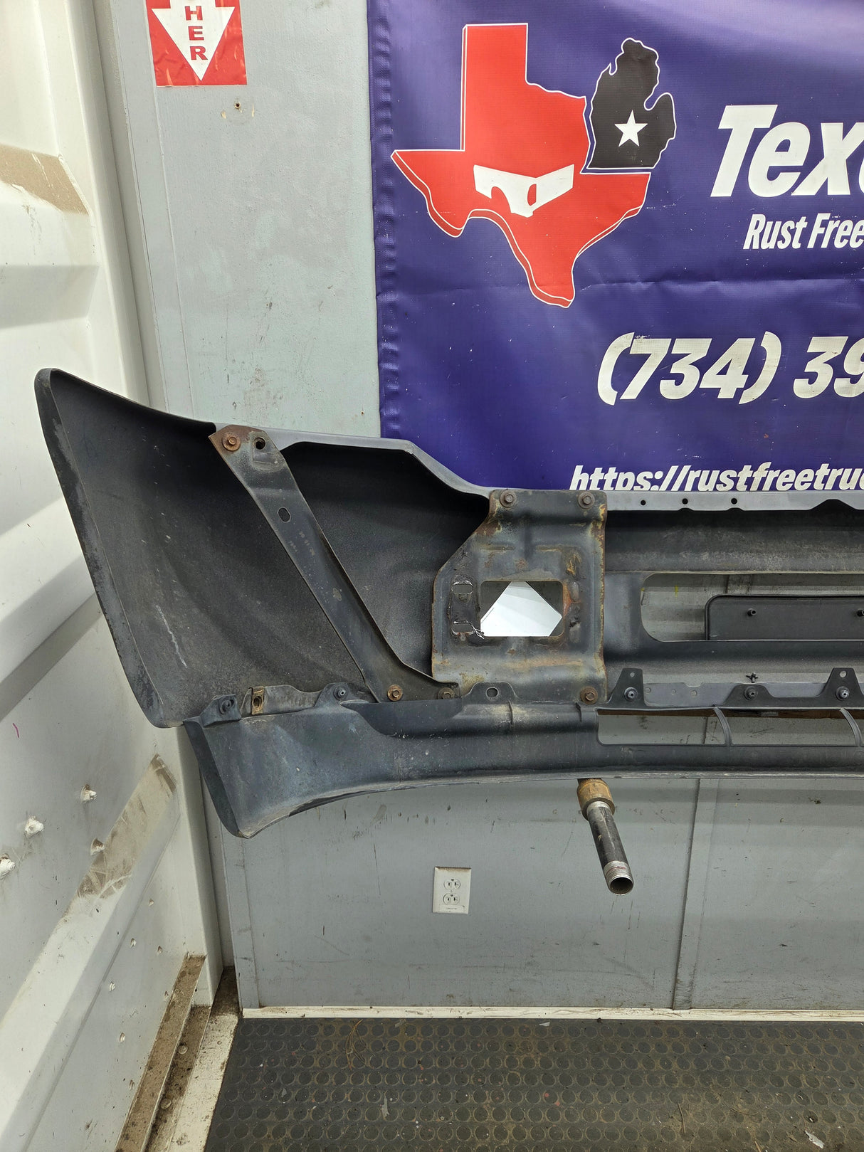 1999-2004 Ford Super Duty F250 F350 F450 F550 Excursion Front Bumper