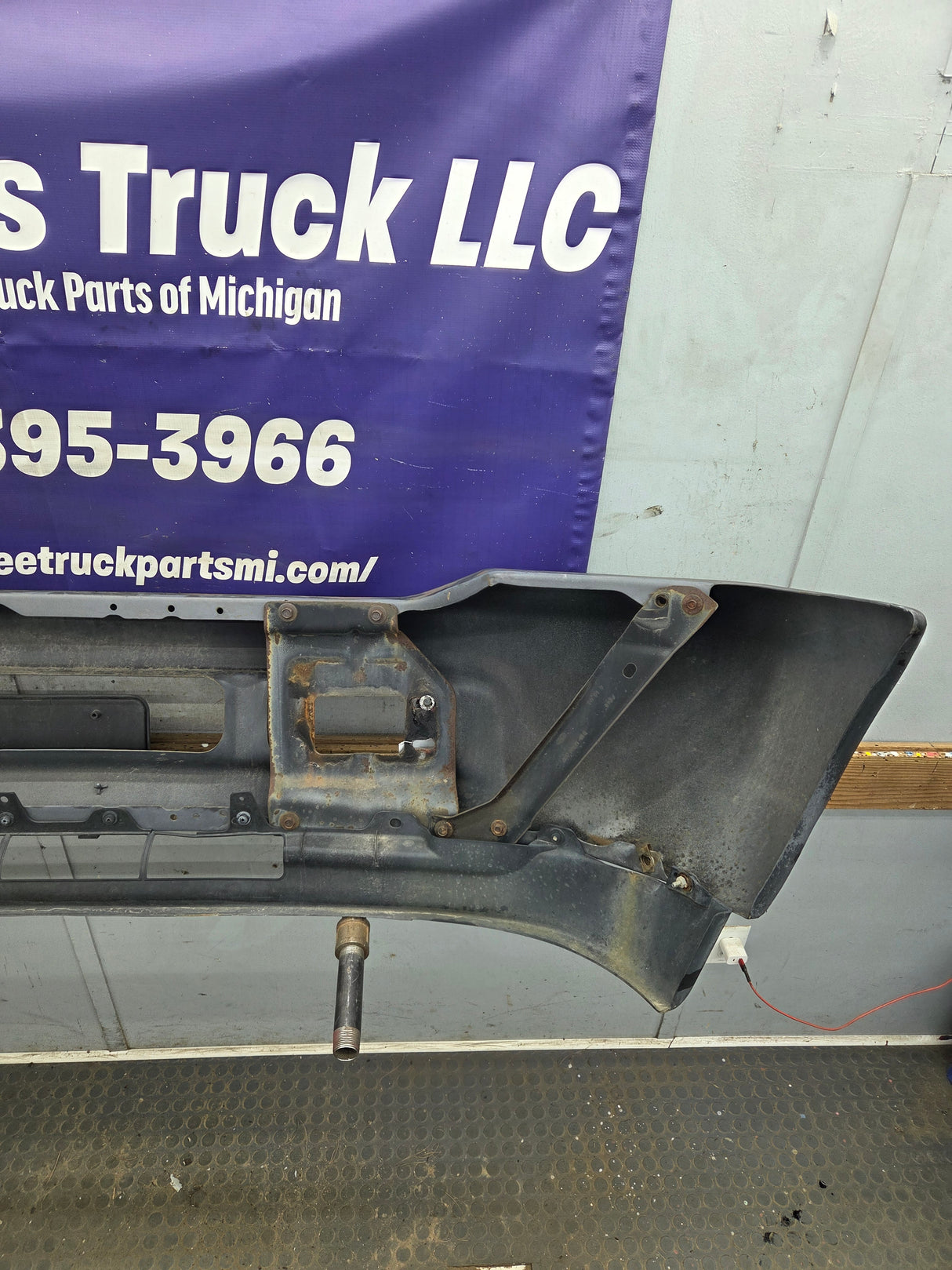 1999-2004 Ford Super Duty F250 F350 F450 F550 Excursion Front Bumper