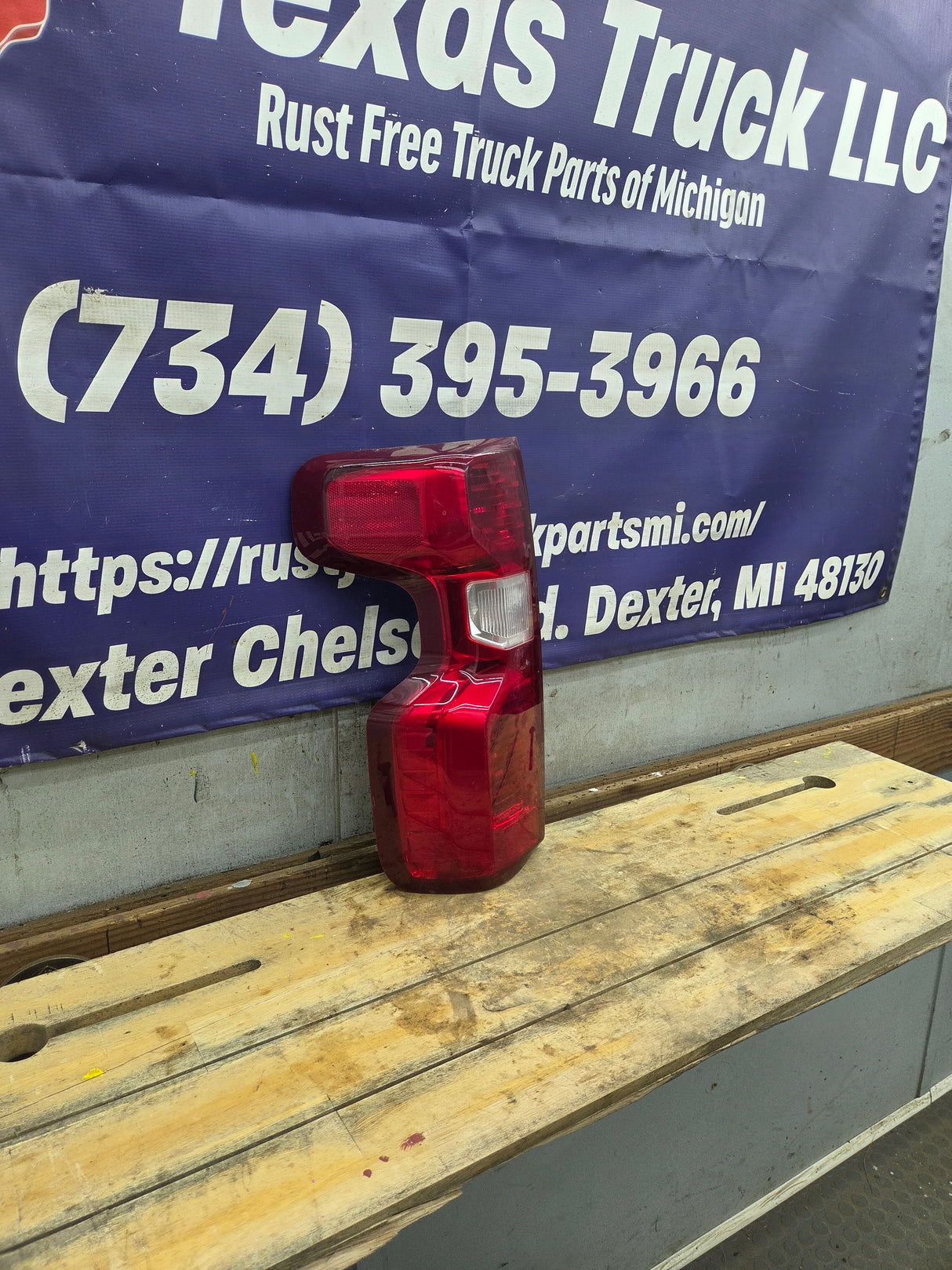2019-2026 Chevy Silverado Driver Side Halogen Tail Light 85161936