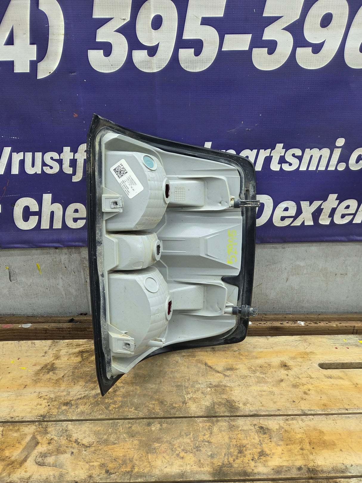 2014-2019 Chevy Silverado Driver Side Halogen Tail Light 84019503