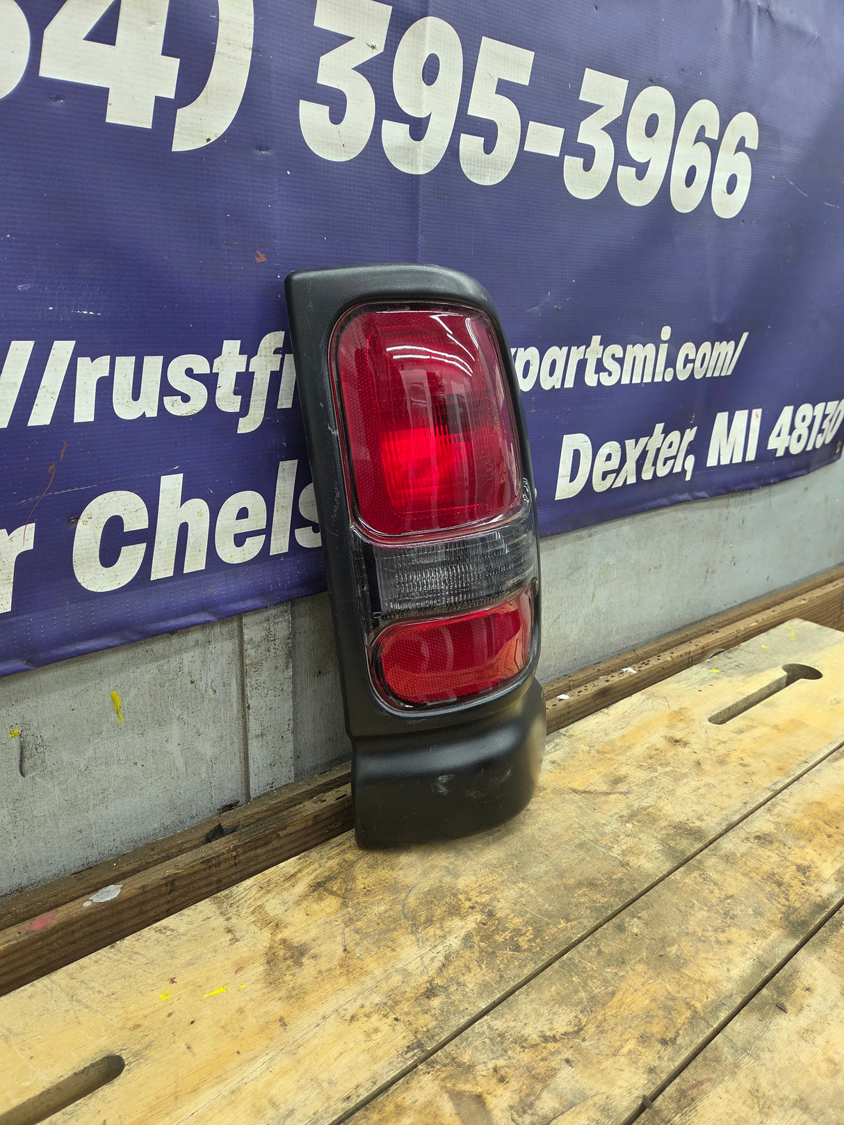 1994-2002 Dodge Ram 2nd Gen Passenger Side Tail Light 1500 2500 3500