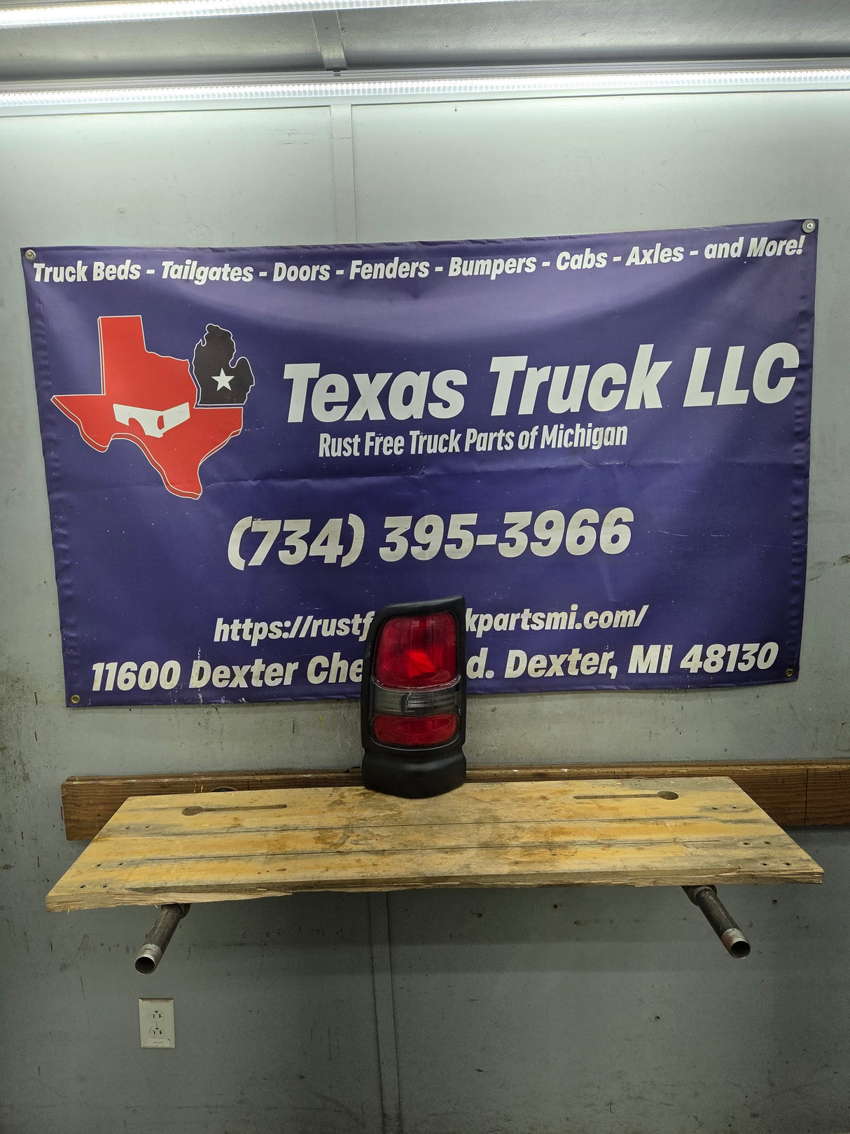1994-2002 Dodge Ram 2nd Gen Driver Side Tail Light 1500 2500 3500