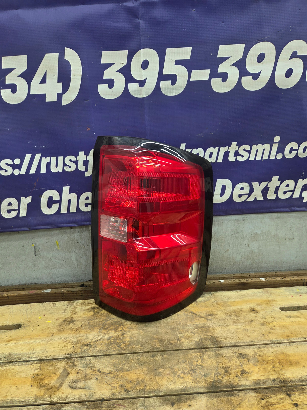 2014-2019 Chevy Silverado Passenger Side Halogen Tail Light