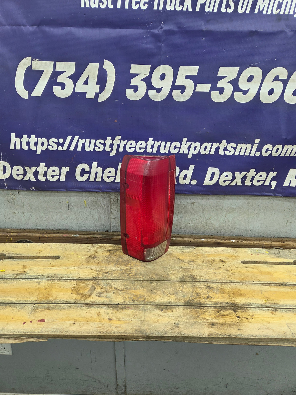 1987-1989 Ford Driver Side Tail Light F150 F250