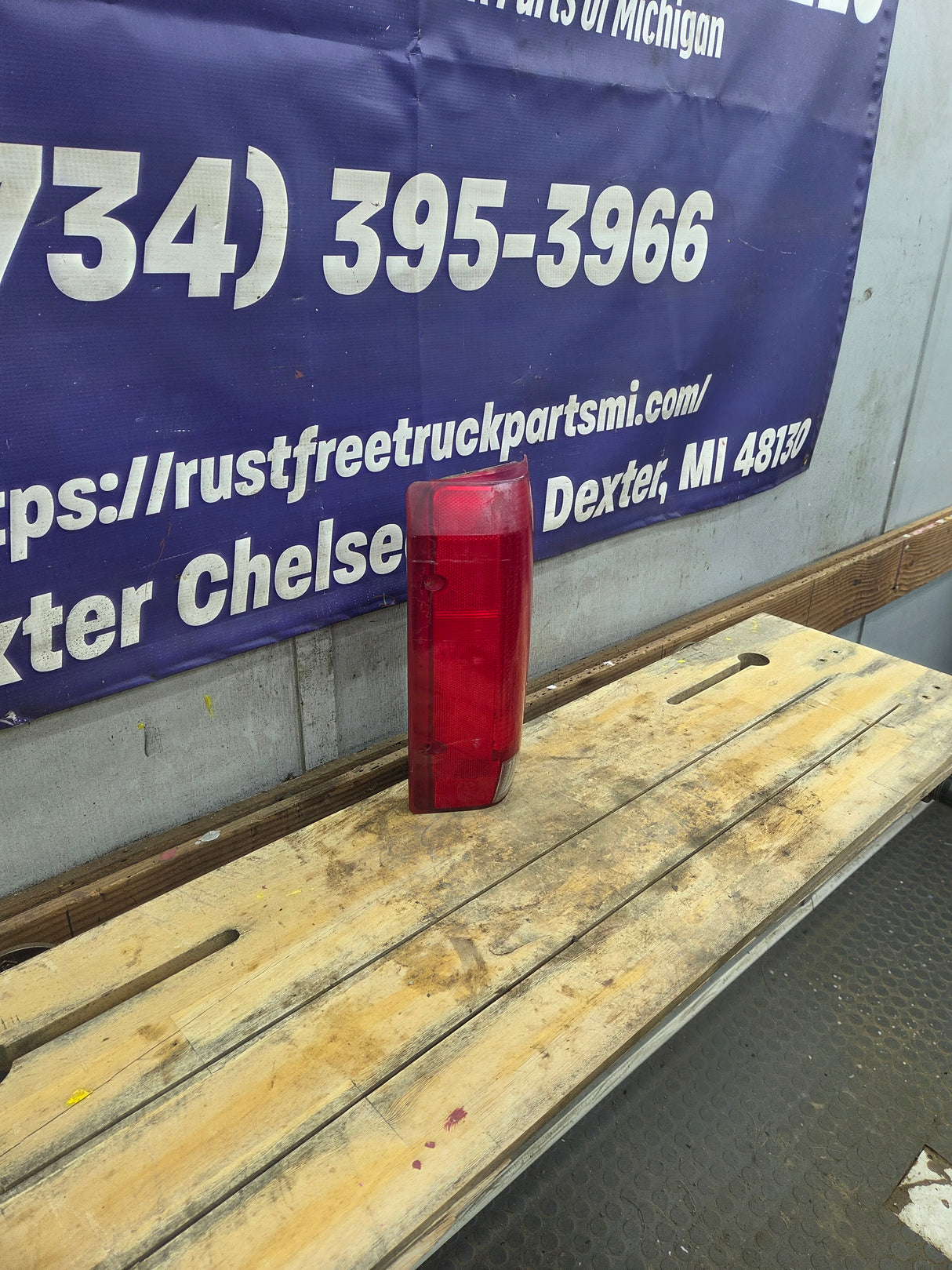 1987-1989 Ford Driver Side Tail Light F150 F250
