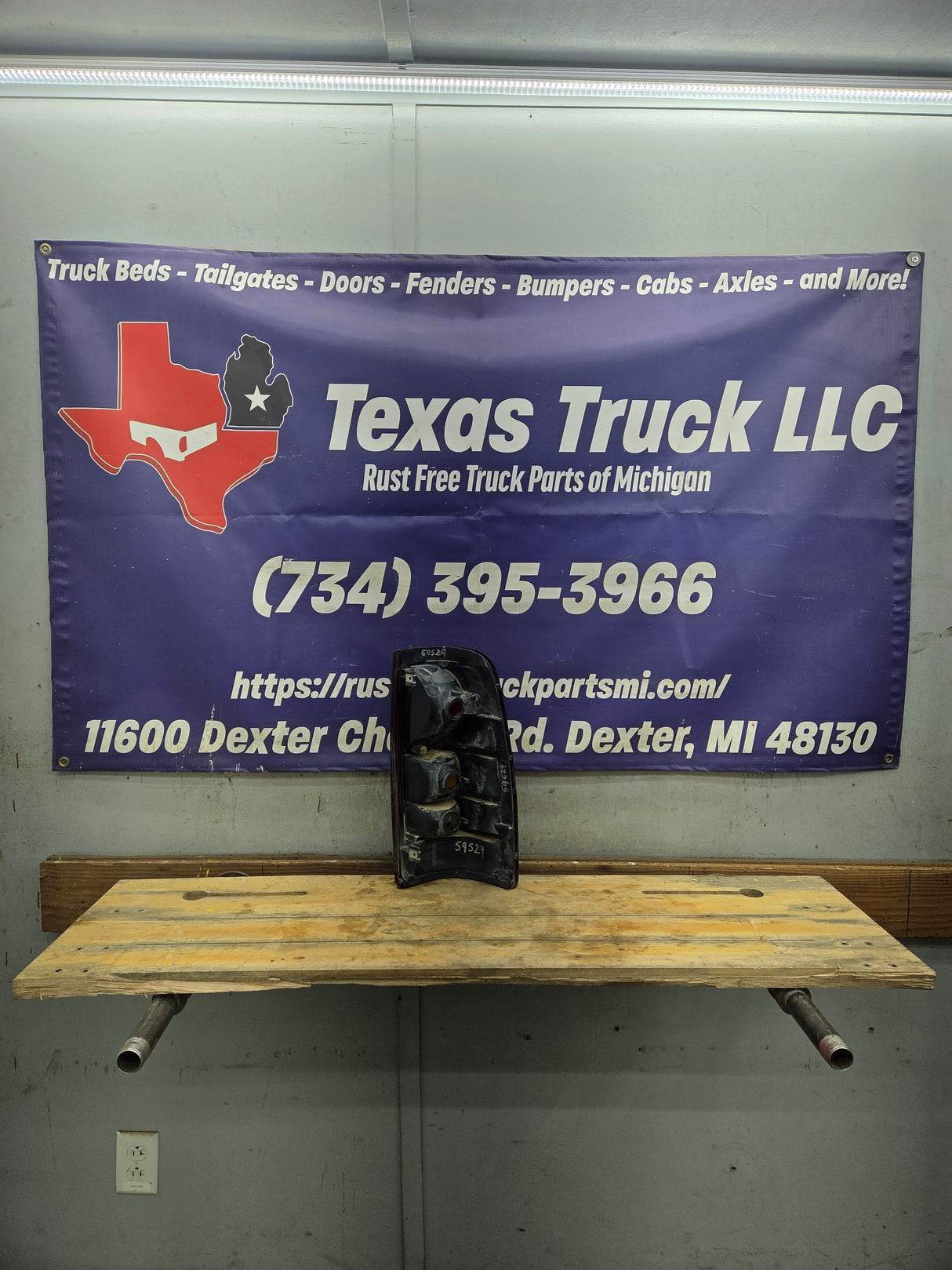 2001–2003 Chevrolet Silverado/GMC 3500 Dually Driver Side Tail Light