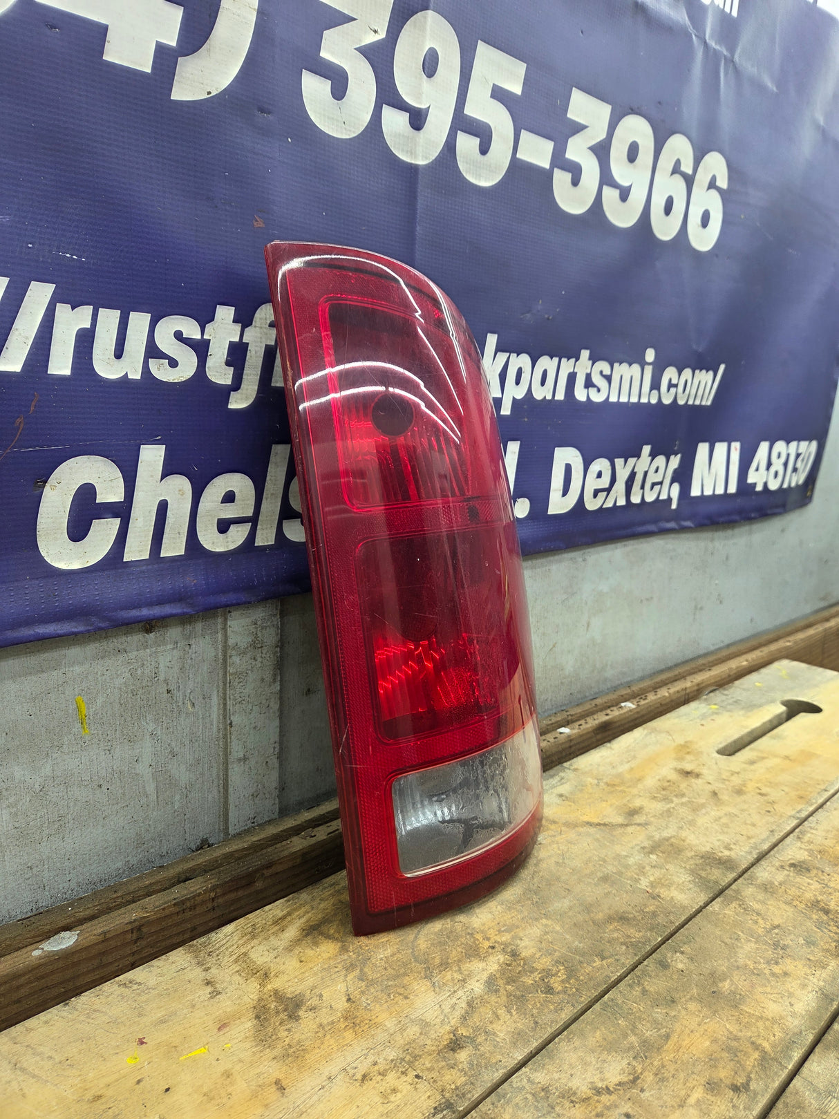 2003-2006 Dodge Ram 3rd Gen Passenger Side Tail Light 55077116