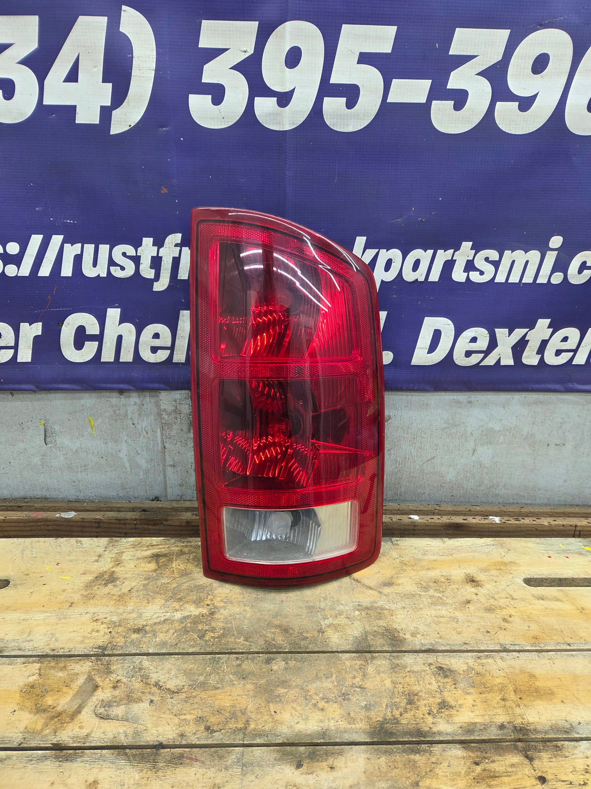 2003-2006 Dodge Ram 3rd Gen Passenger Side Tail Light 55077116