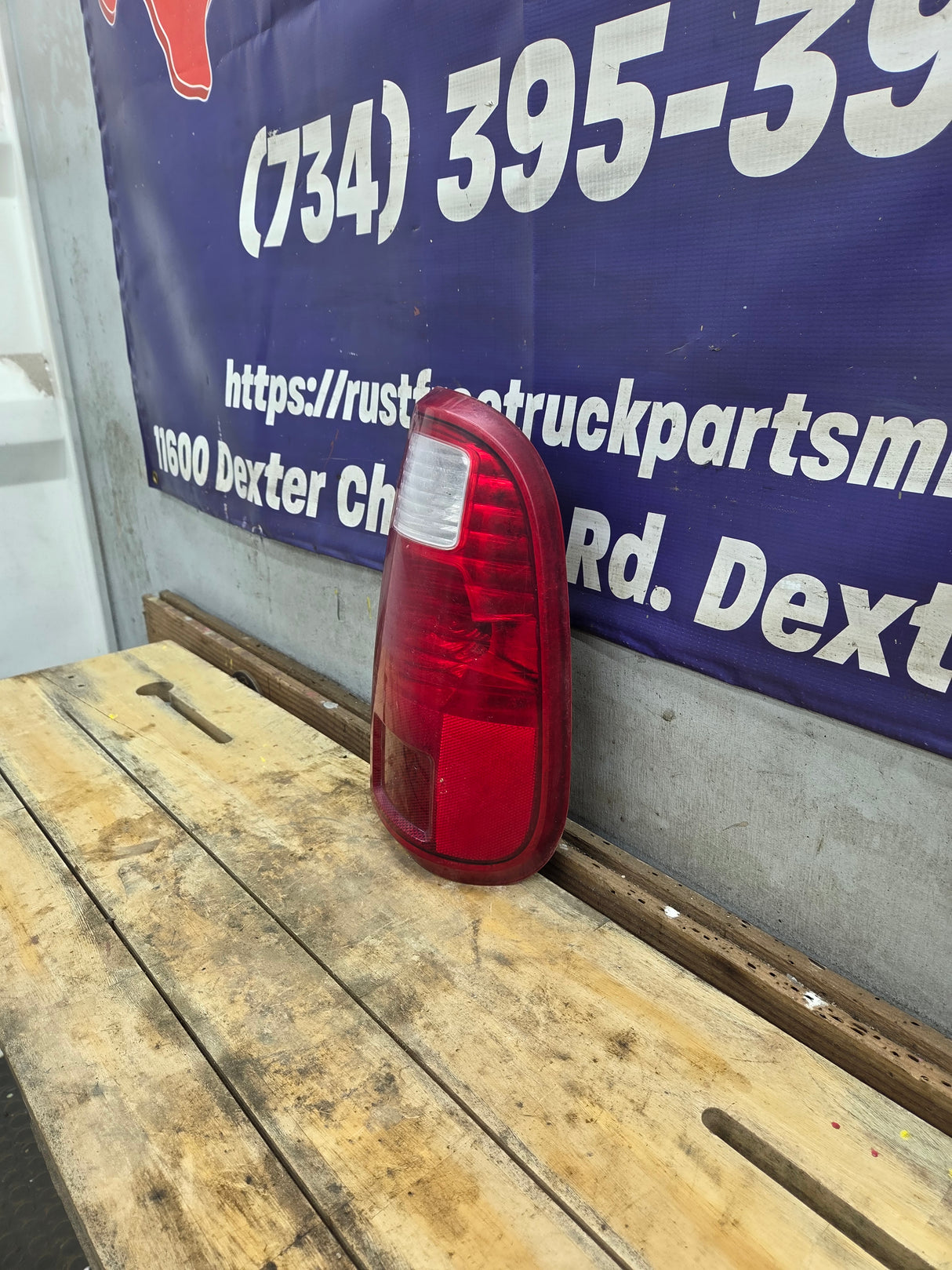 2008-2016 Ford Super Duty Passenger Side Tail Light F250 F350 F450 F550