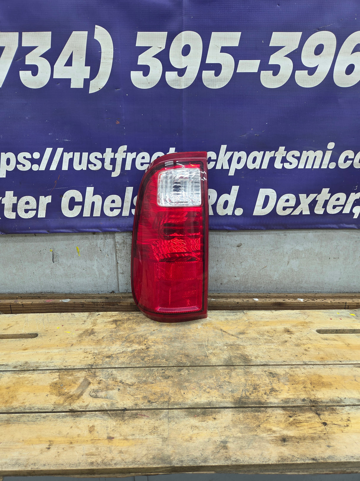 2008-2016 Ford Super Duty Driver Side Tail Light F250 F350 F450 F550