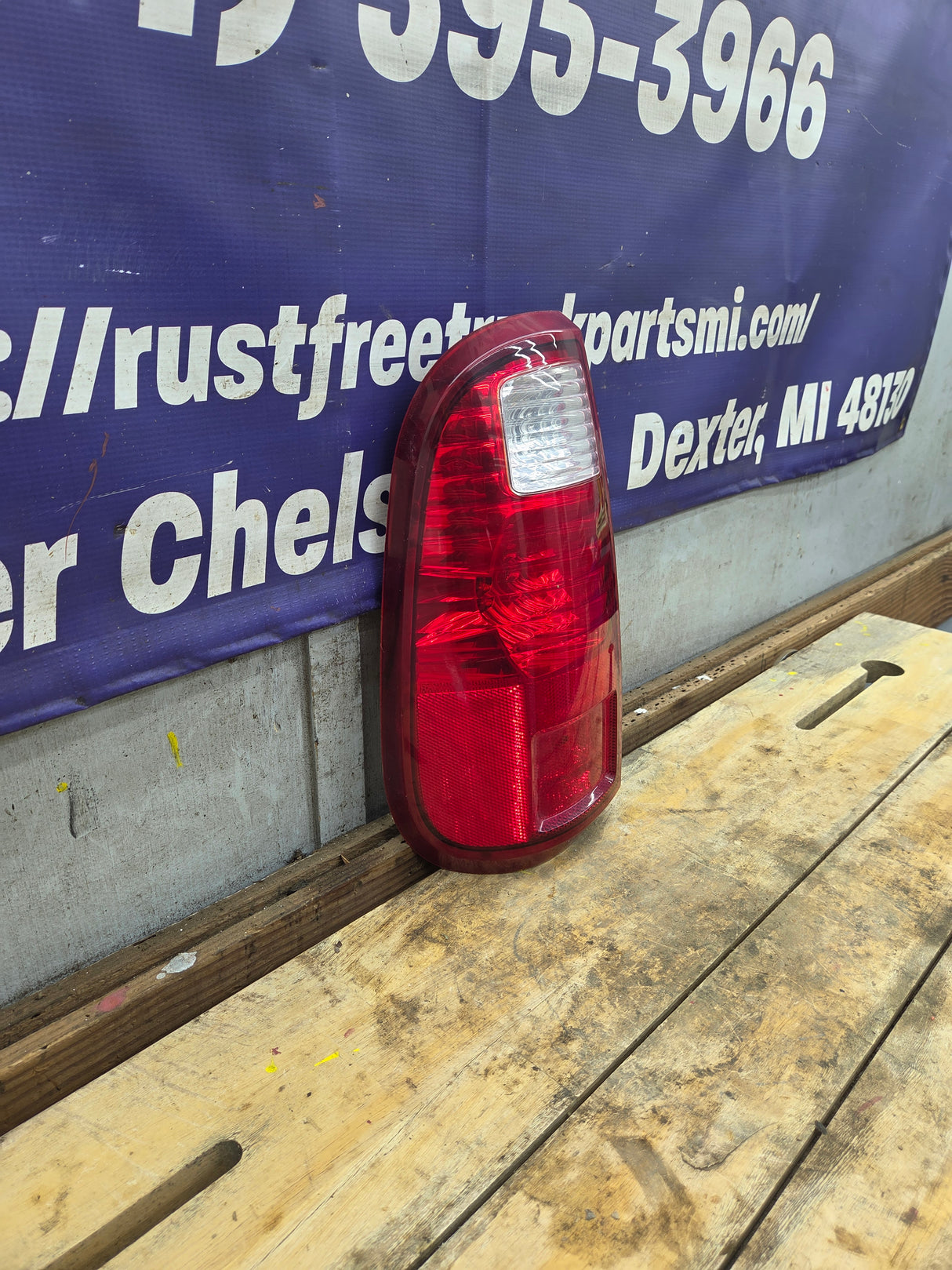 2008-2016 Ford Super Duty Driver Side Tail Light F250 F350 F450 F550