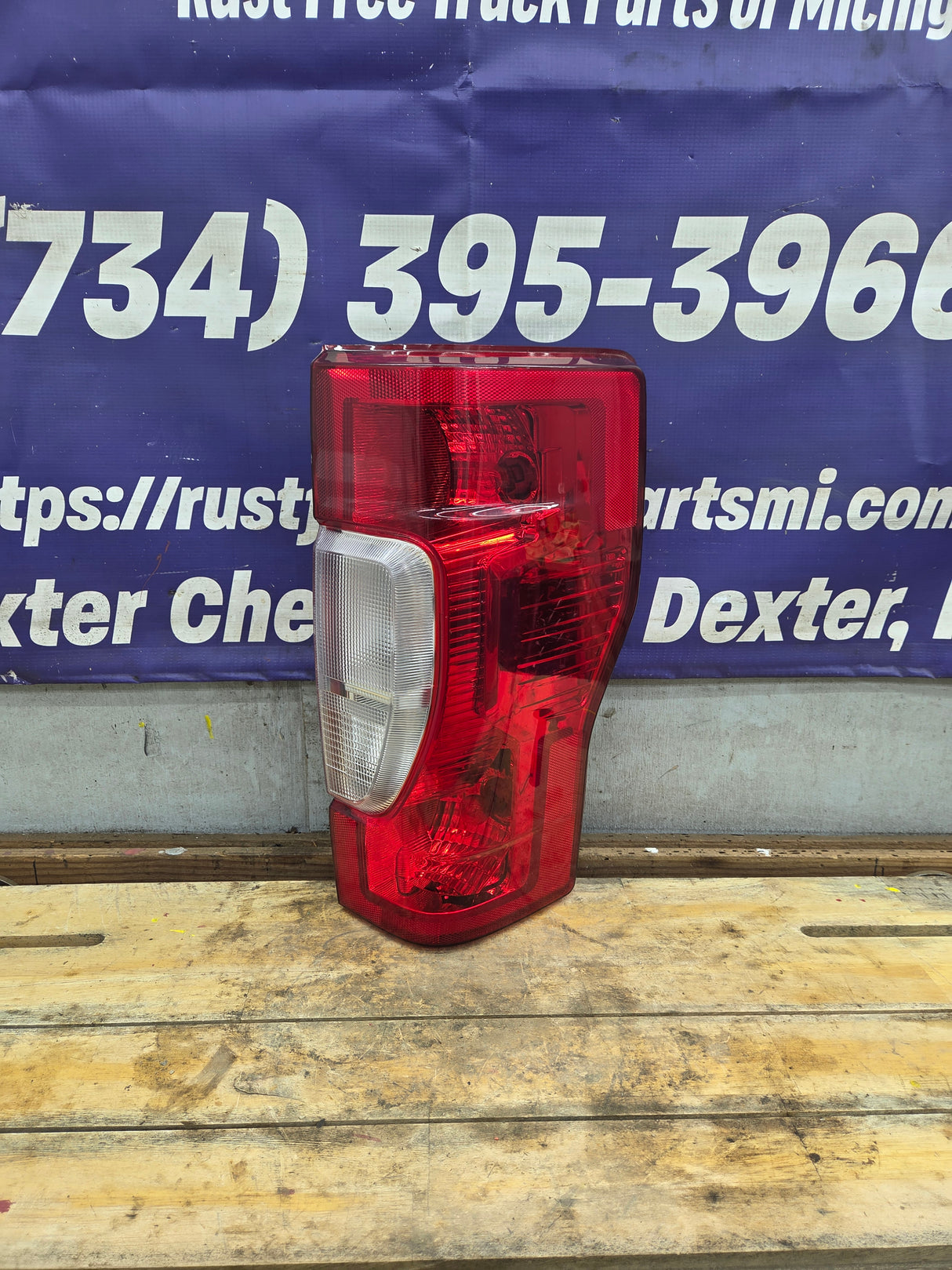 2020-2022 Ford Super Duty Passenger Side Tail Light Halogen LC3B-13B504-AD