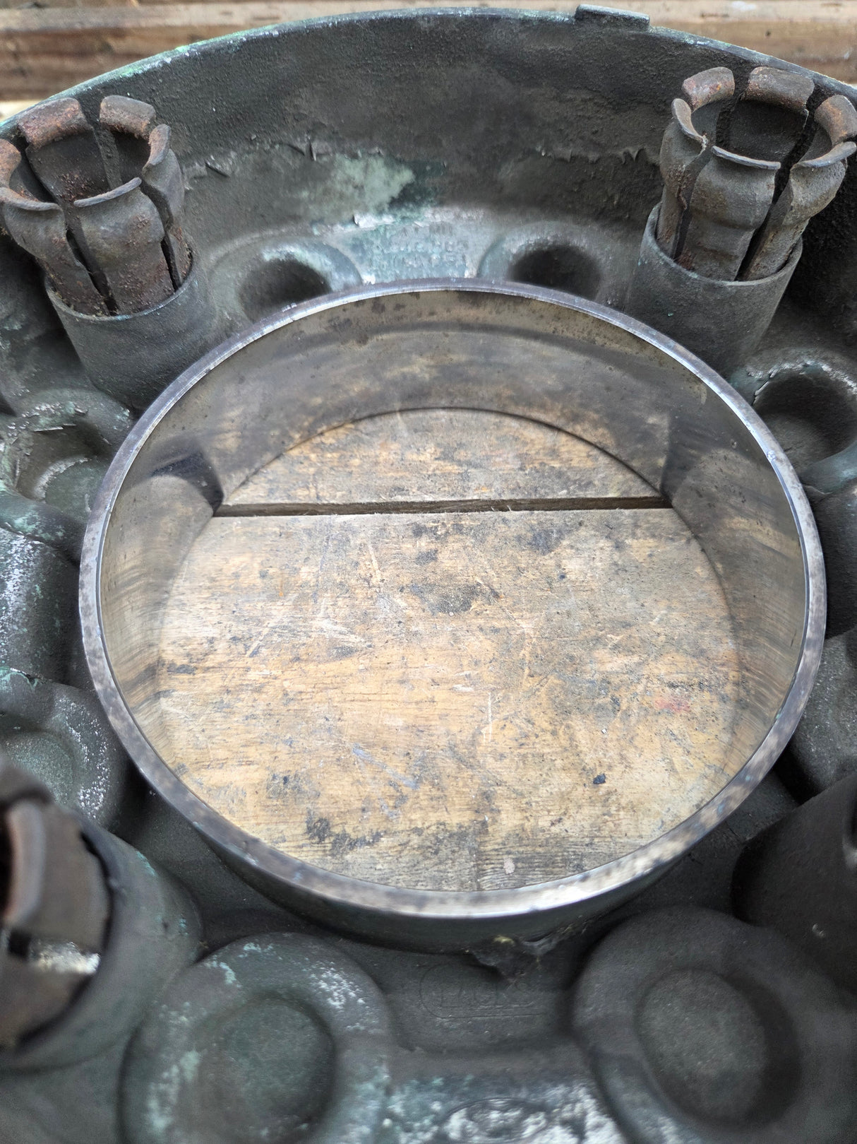 2008-2016 Ford Super Duty Front Hub Cap Center Cap 8 LUG F250 F350