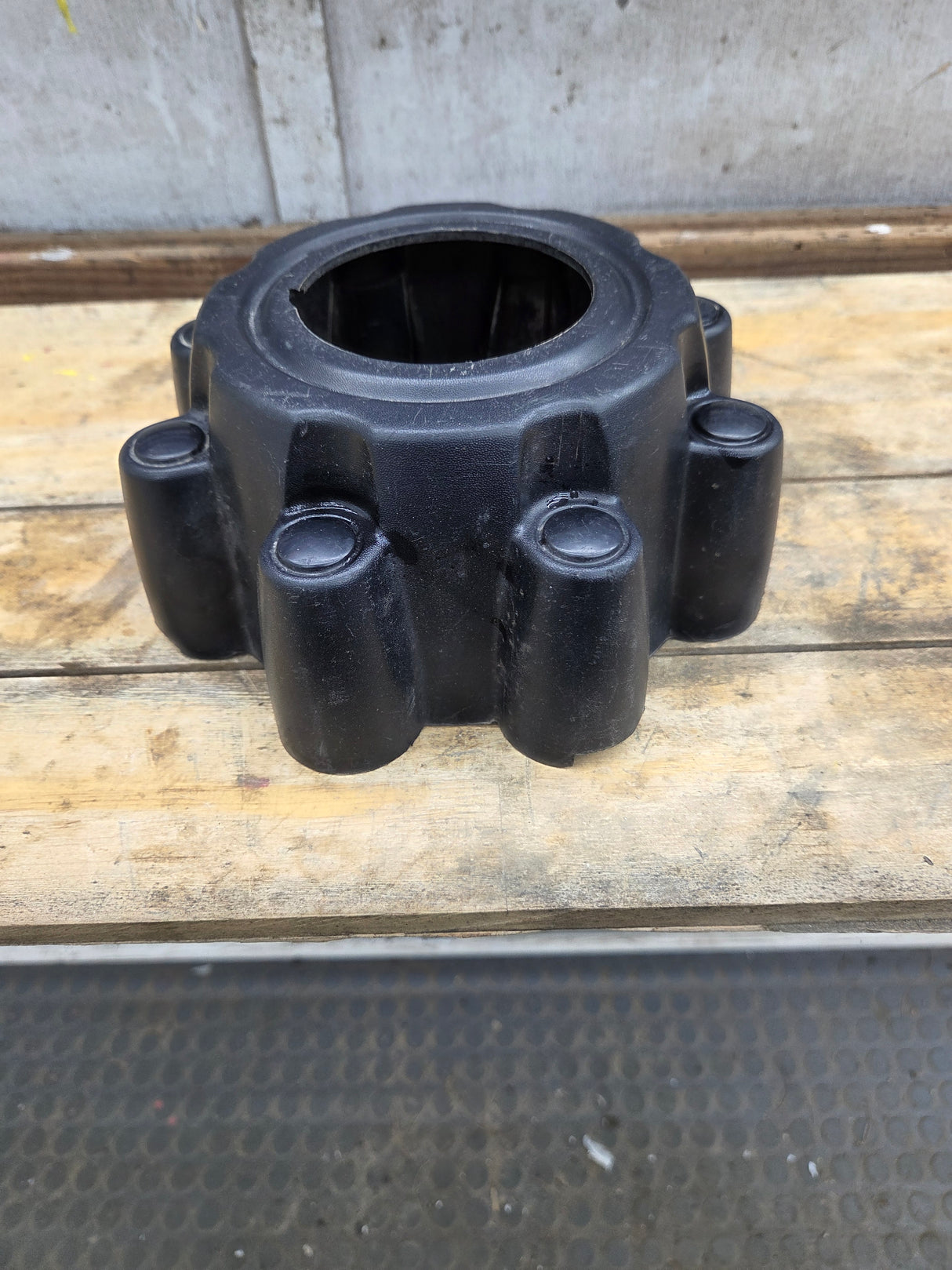 1999-2007 Ford Super Duty Black Front Hub Cap 4wd Center Cap SRW 8 LUG