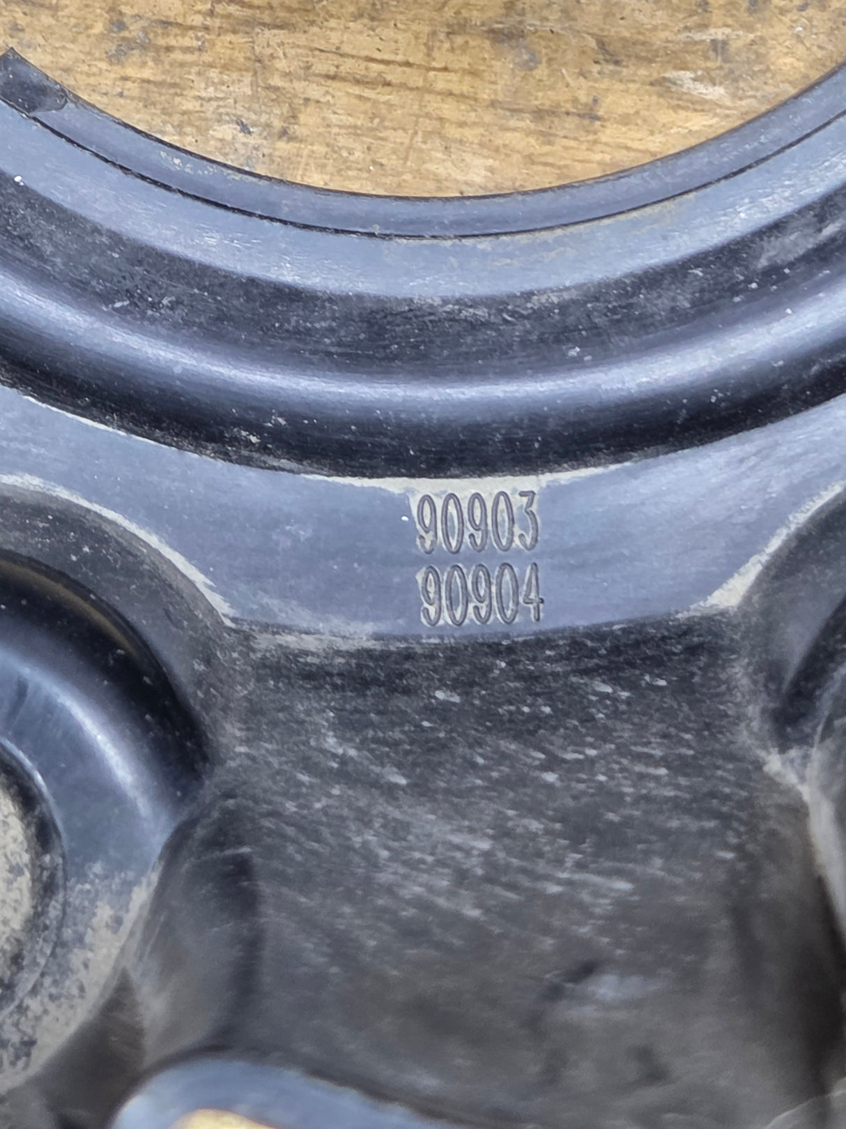 1999-2007 Ford Super Duty Black Front Hub Cap 4wd Center Cap SRW 8 LUG