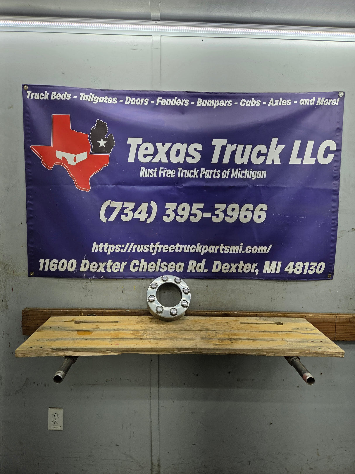 2008-2016 Ford Super Duty Front Hub Cap Center Cap 8 LUG F250 F350