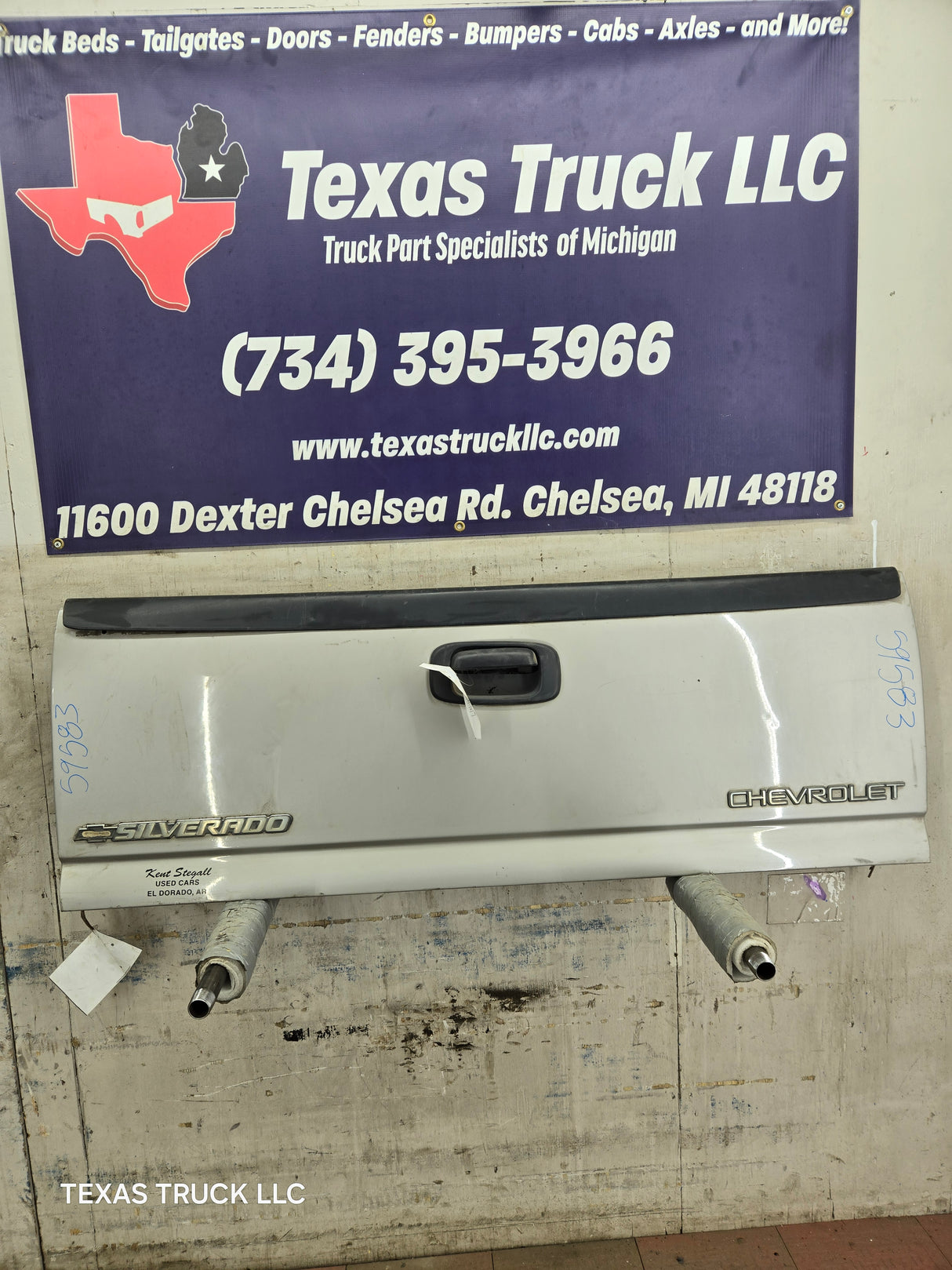 1999-2007 Chevrolet Silverado / GMC Sierra 1500 2500 3500 Tailgate - Fine Silver Birch Metallic