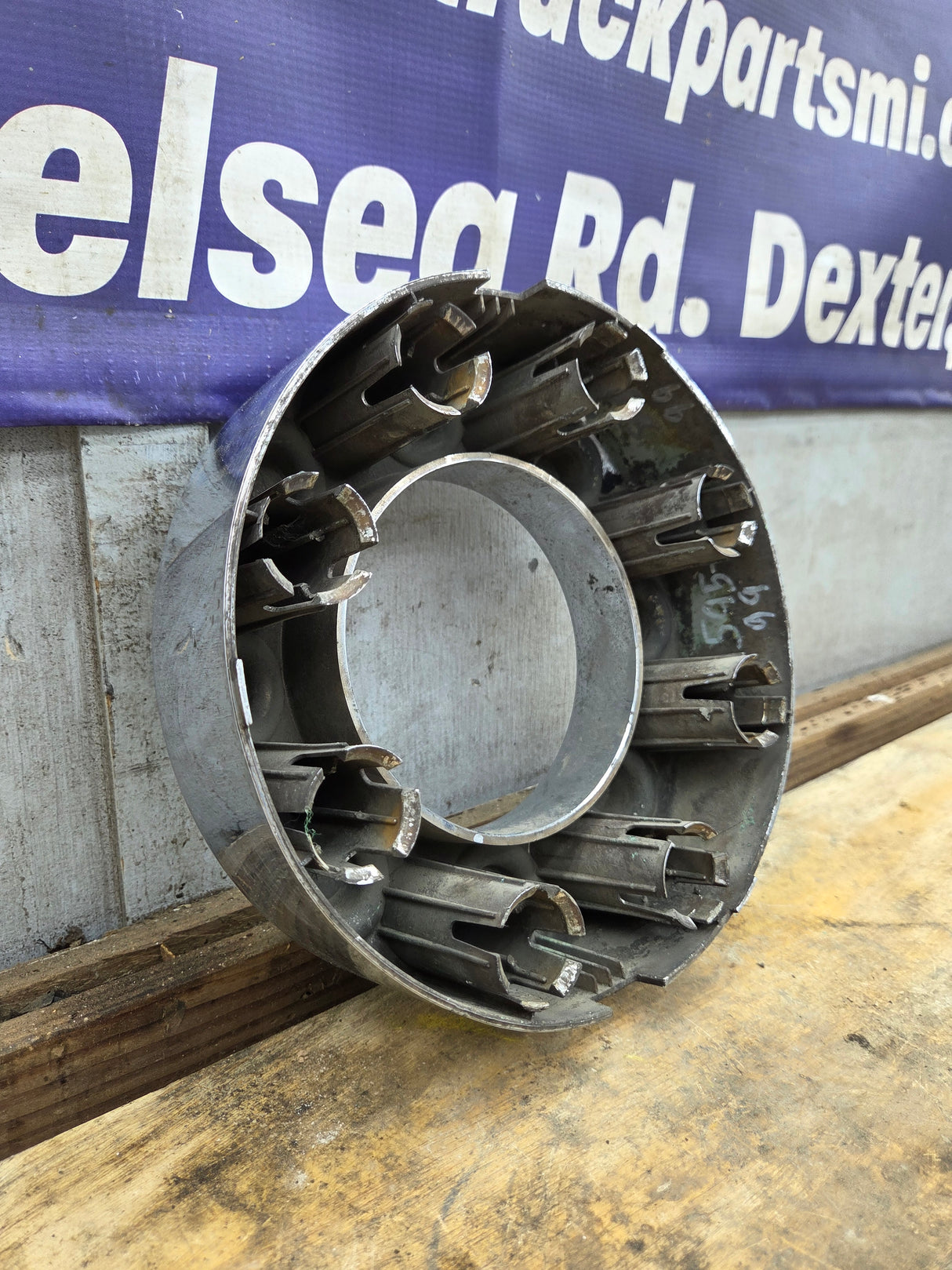 2008-2016 Ford Super Duty Front Hub Cap Center Cap 8 LUG F250 F350