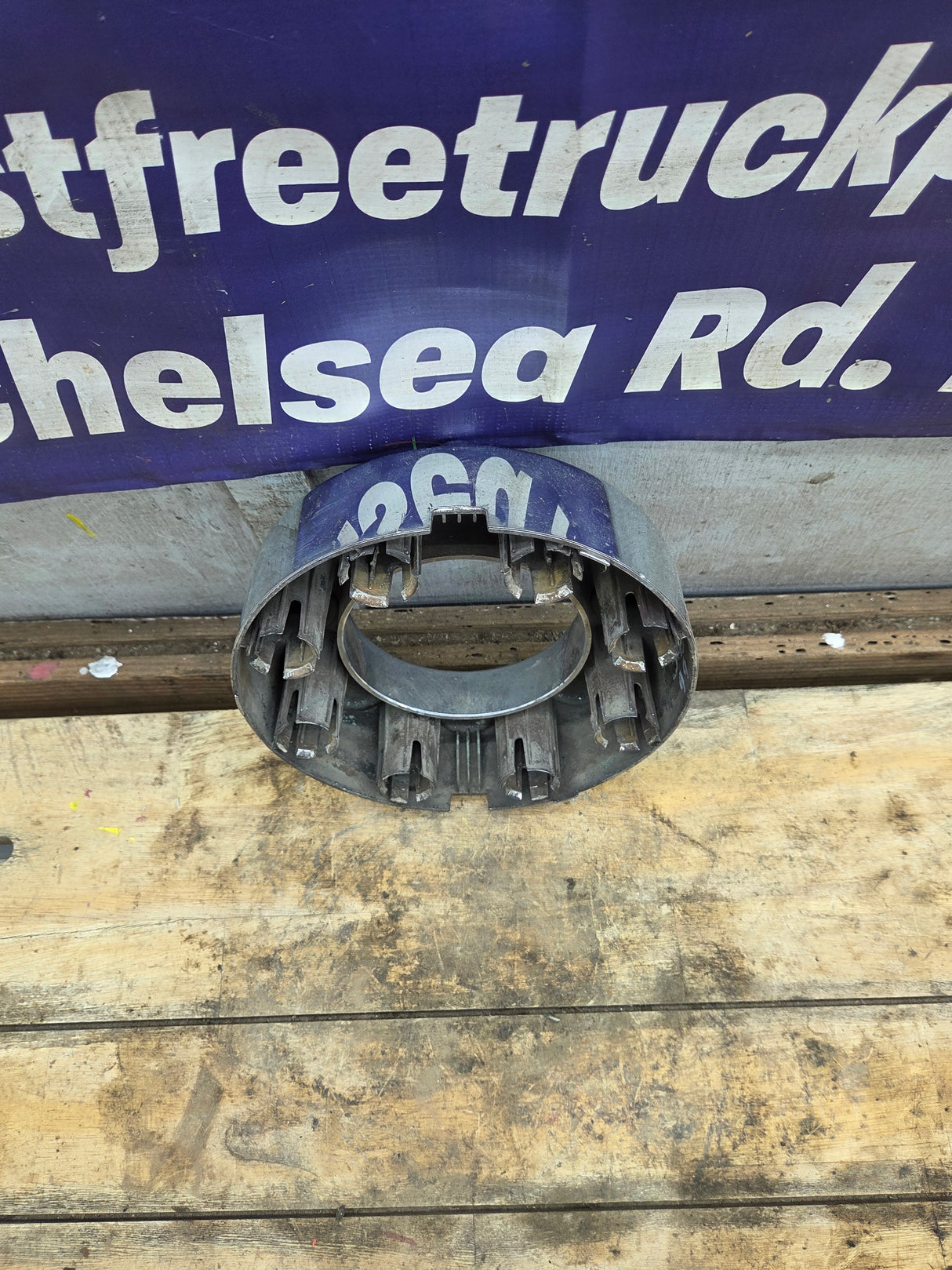 2008-2016 Ford Super Duty Front Hub Cap Center Cap 8 LUG F250 F350