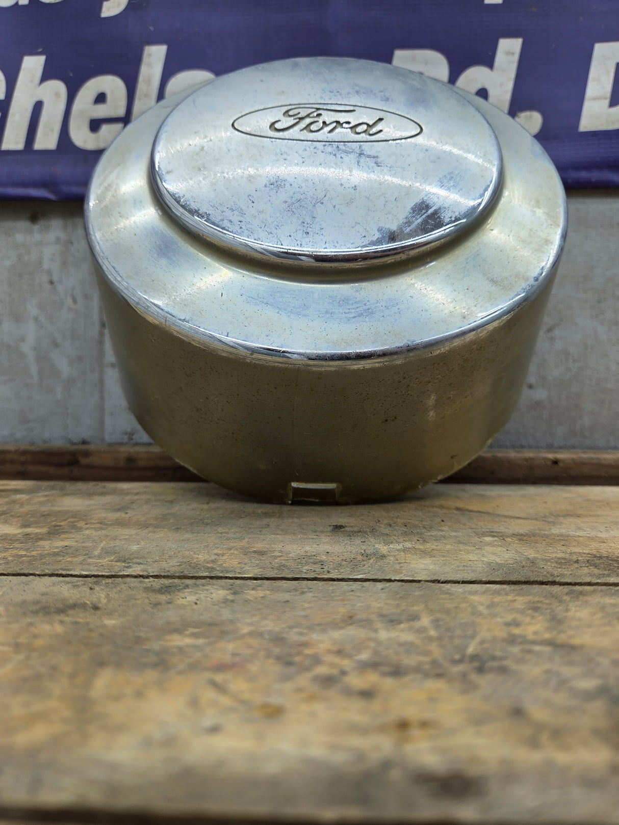 1999-2004 Ford Super Duty Rear Dually Hub Cap Center Cap F81A-1A096-JC F350 DRW 8 Lug