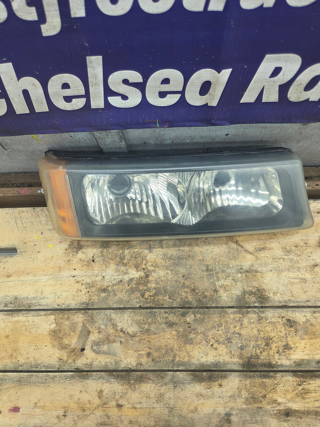 2003-2007 Chevrolet Silverado RH Passenger Side Marker / Turn Signal - 15199557