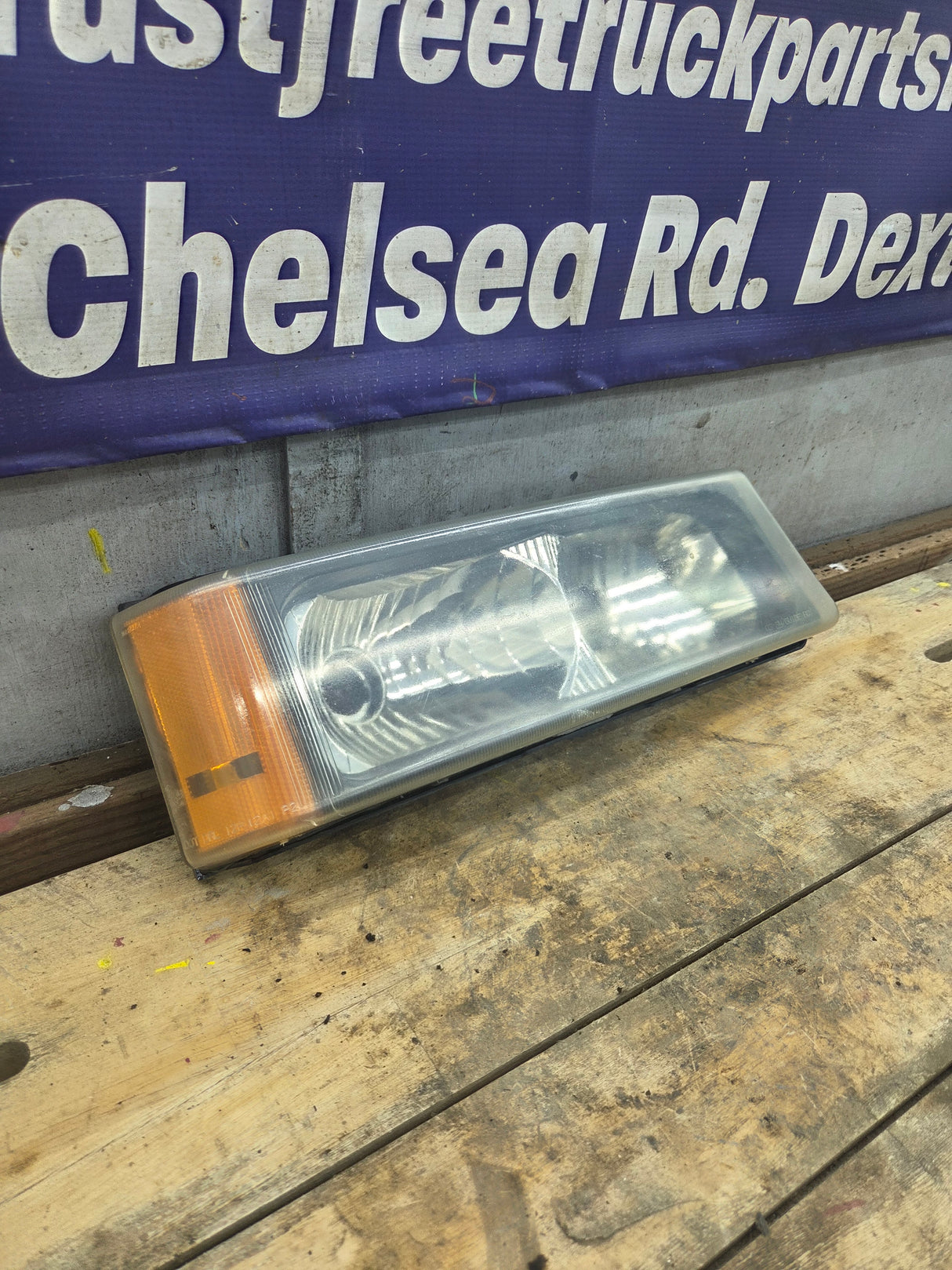 2003-2007 Chevrolet Silverado RH Passenger Side Marker / Turn Signal - 15199557