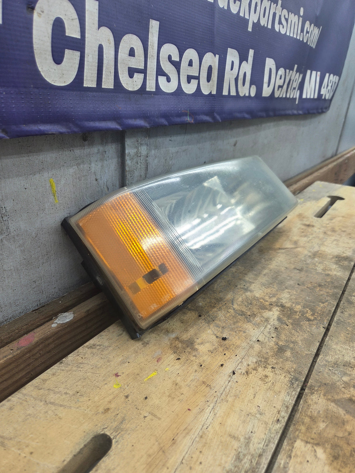 2003-2007 Chevrolet Silverado RH Passenger Side Marker / Turn Signal - 15199557