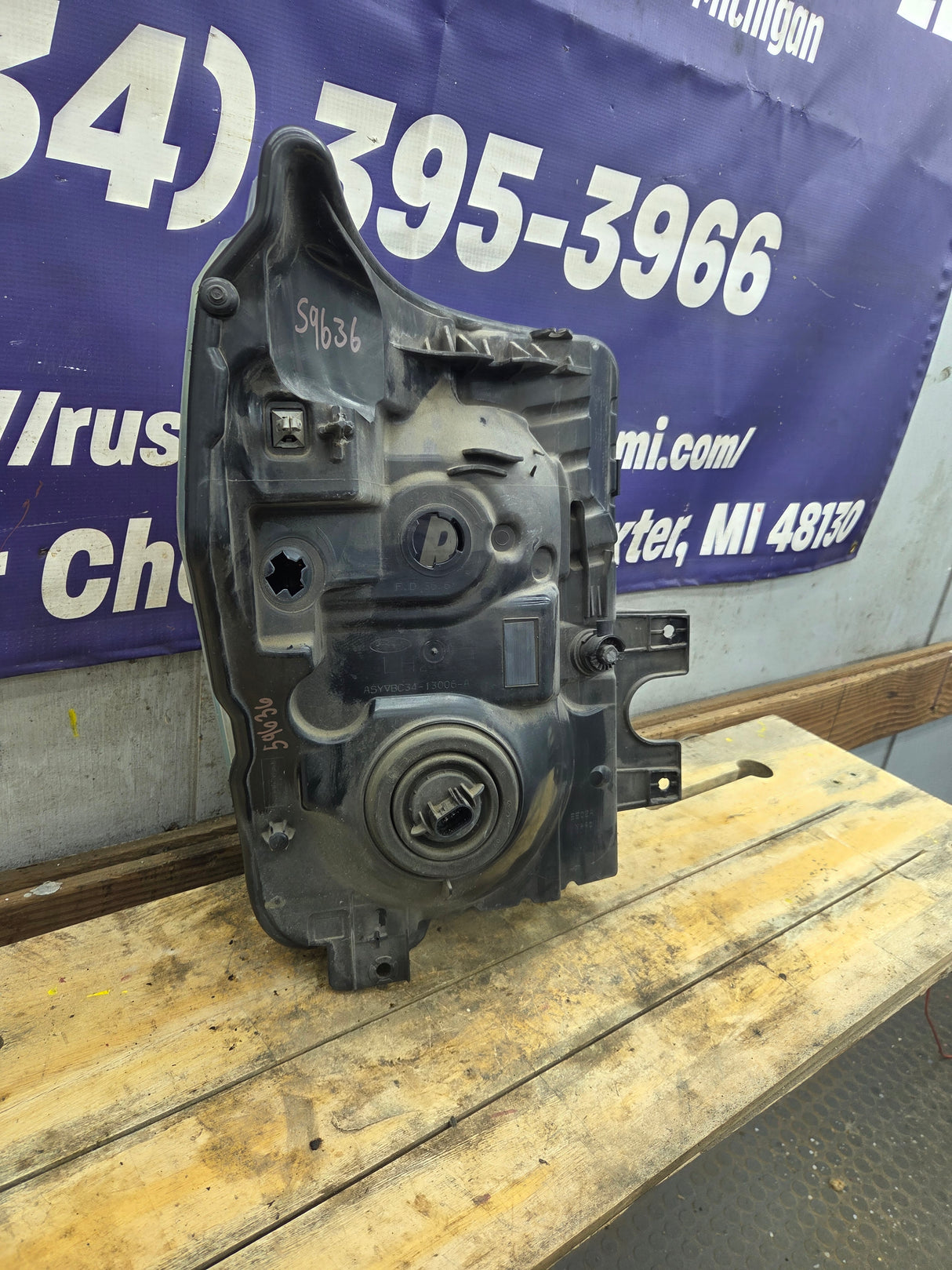 2011-2016 Ford Super Duty F250 F350 F450 F550 LH Driver Side Headlight BC34-13006-A 6.7L Power Stroke 6.2L Gas