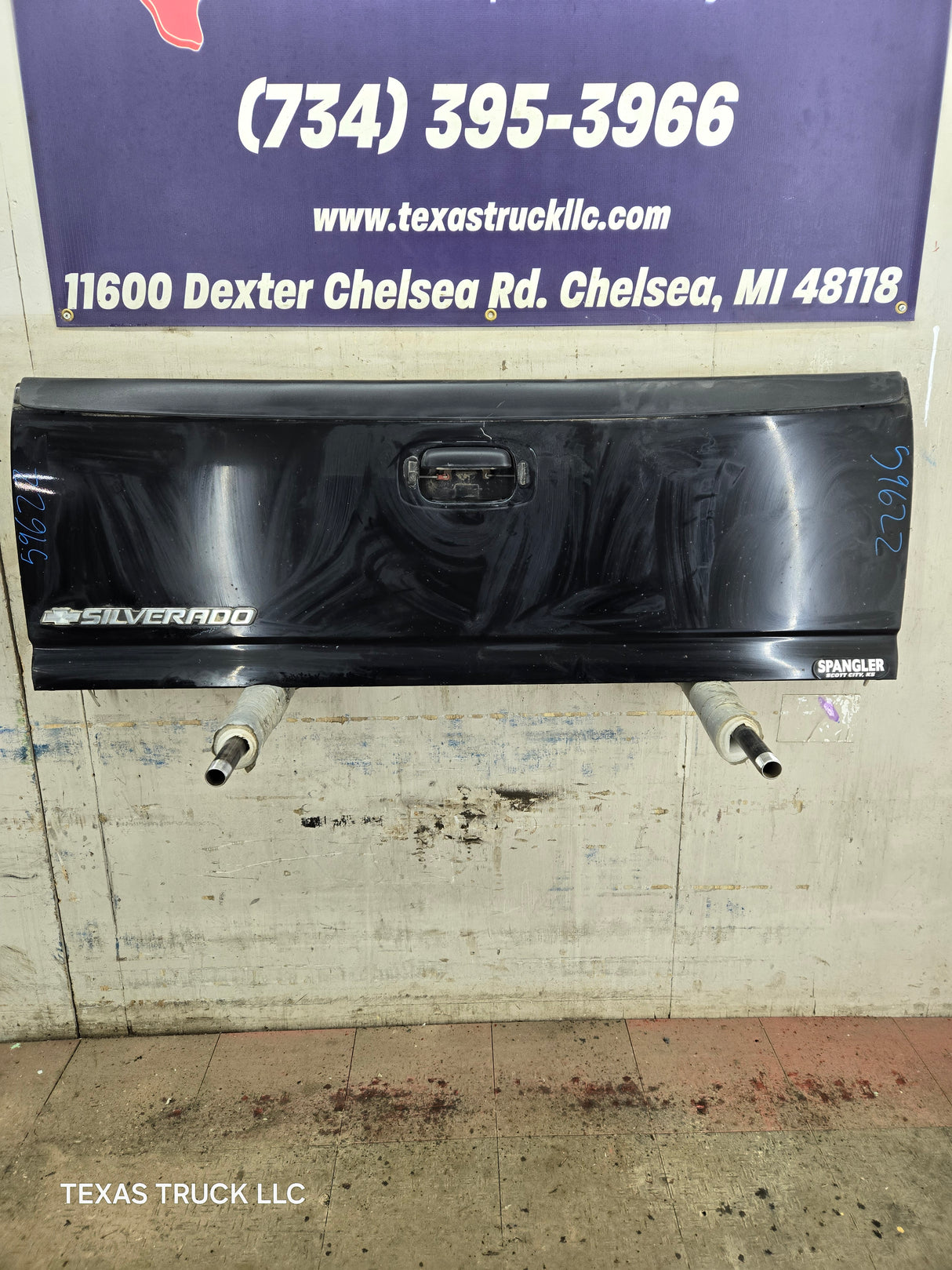 1999-2007 Chevrolet Silverado / GMC Sierra 1500 2500 3500 Tailgate