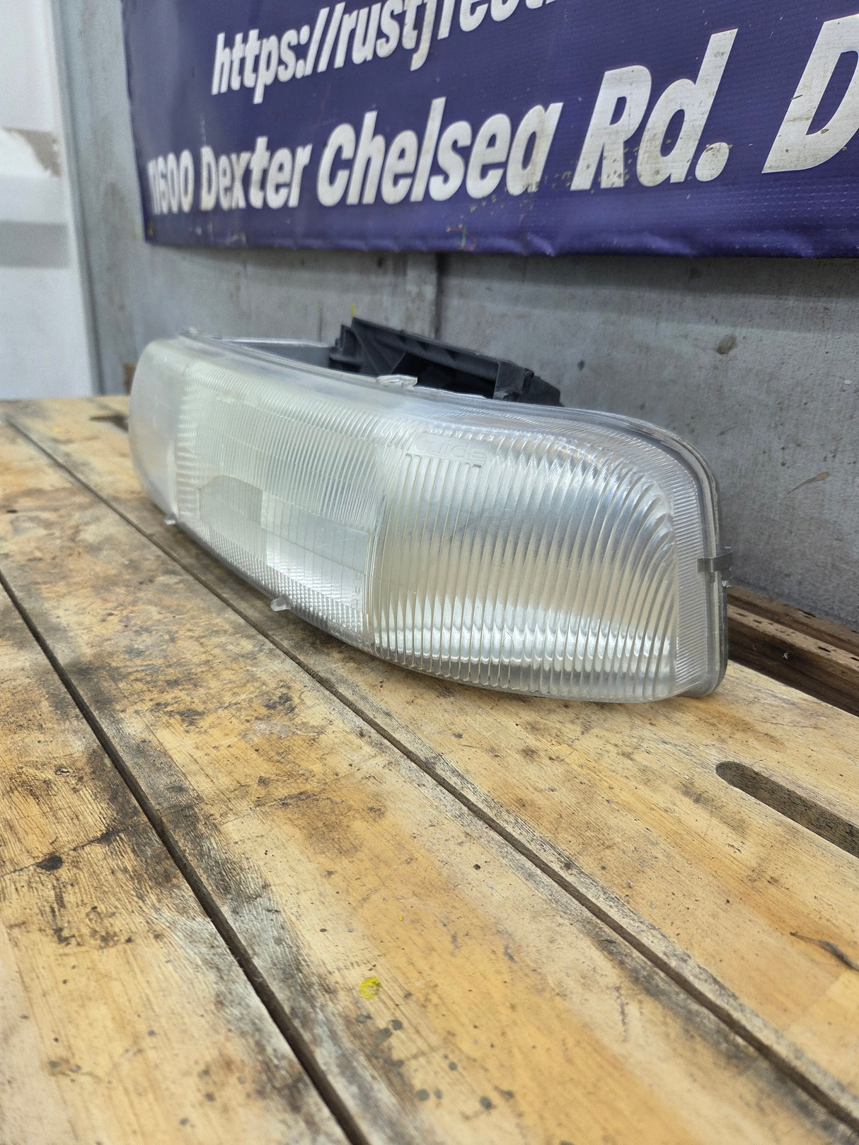 1999-2002 Chevrolet Silverado LH Driver Side Headlight Assembly -16526133